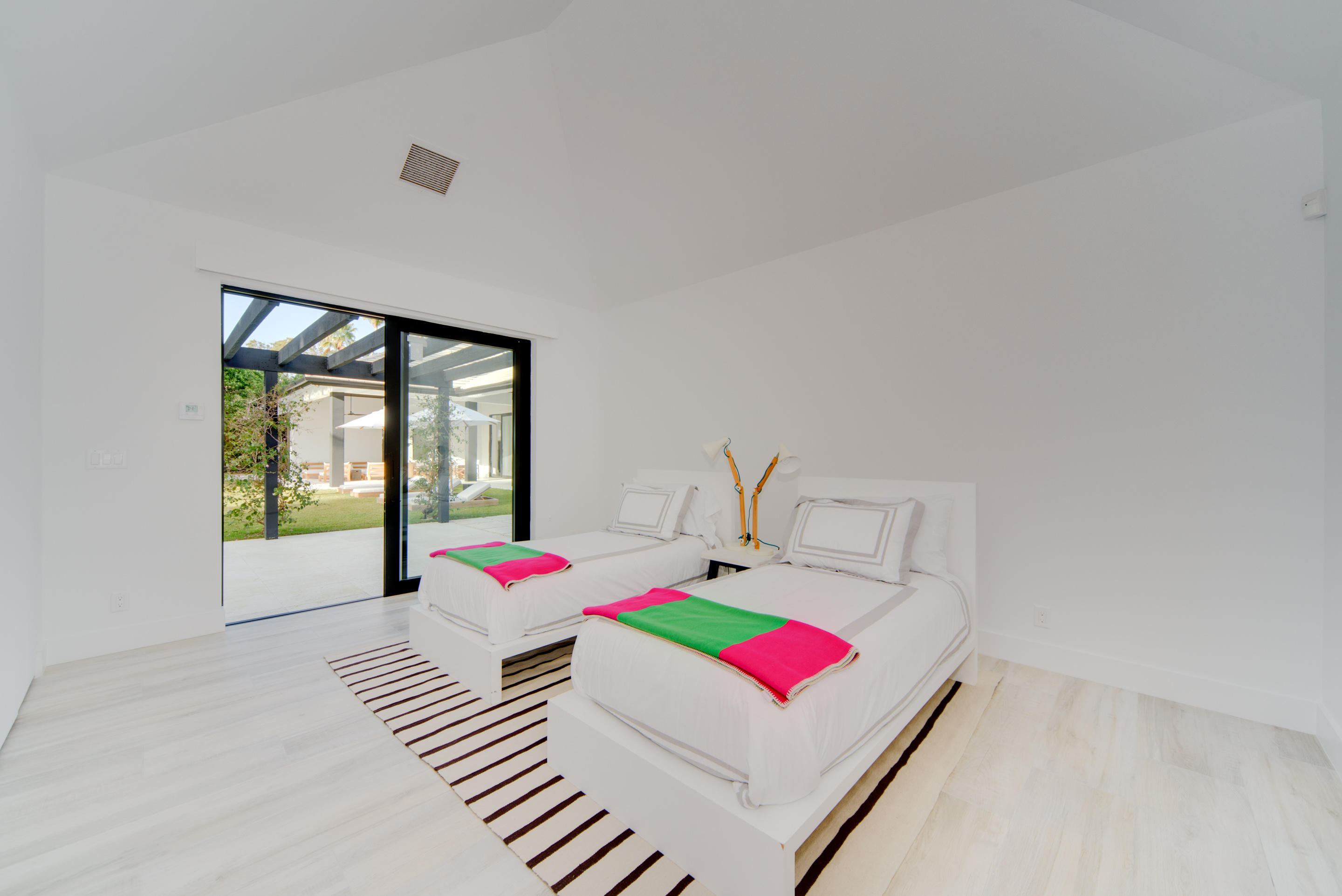 OAK TREE EST - Residential