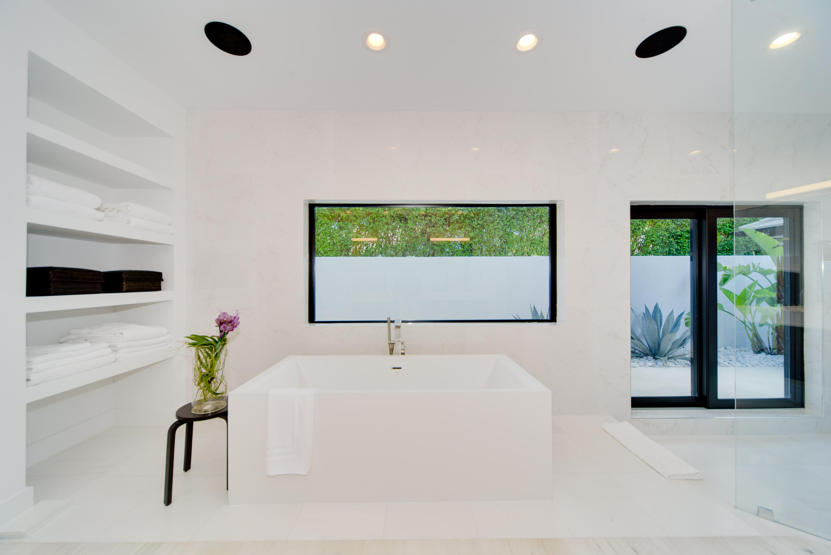 OAK TREE EST - Residential