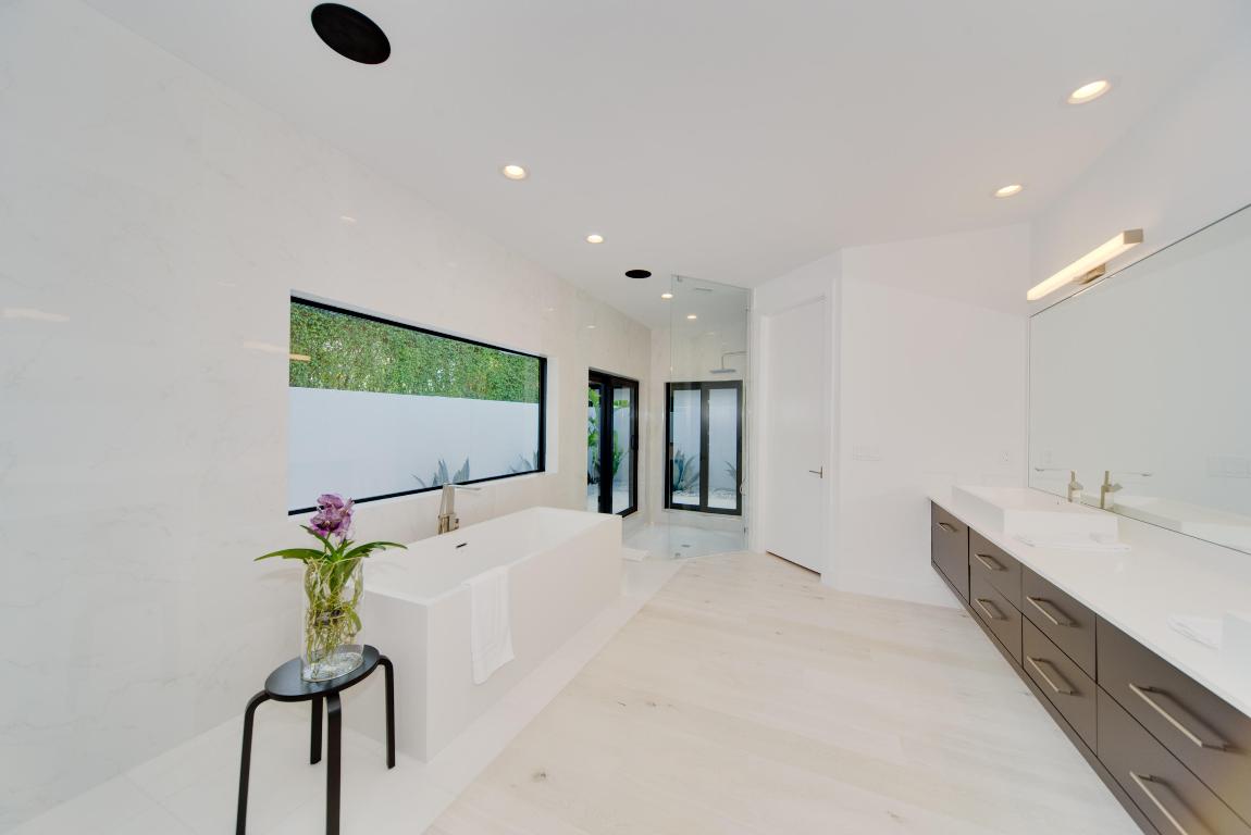 OAK TREE EST - Residential