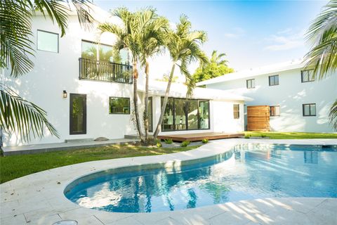 Single Family Residence in Fort Lauderdale FL 617 16th Ter.jpg