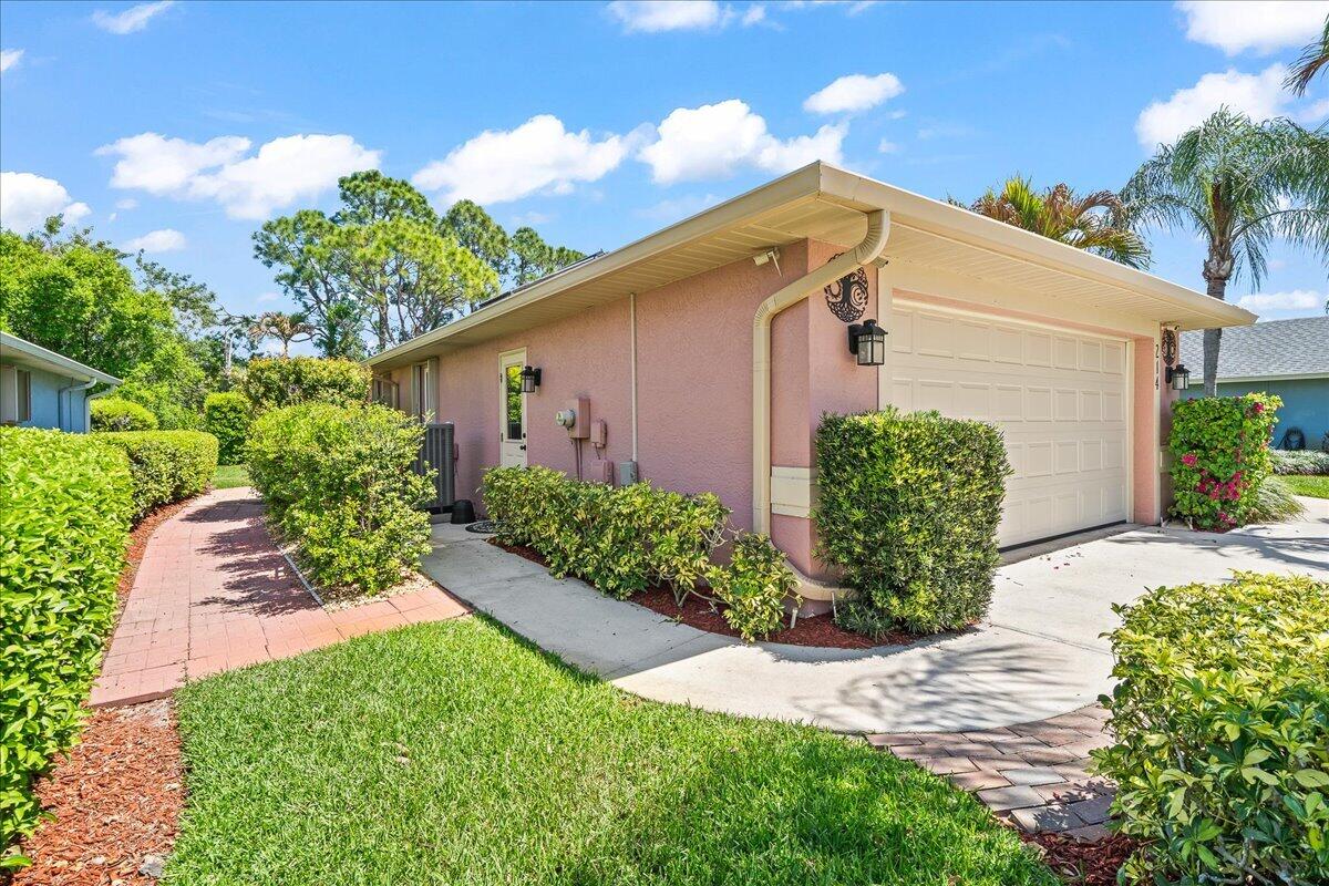 SAWGRASS LAKES CRANE POINTE - Residential