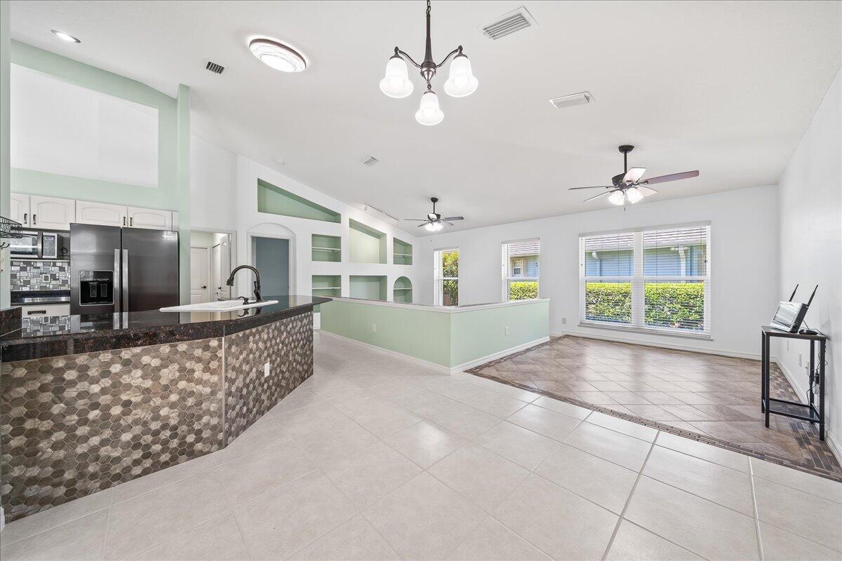 SAWGRASS LAKES CRANE POINTE - Residential