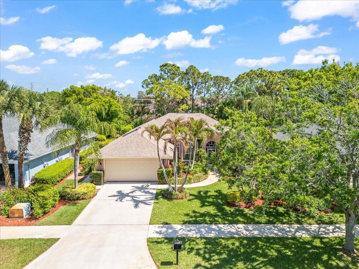 SAWGRASS LAKES CRANE POINTE - Residential