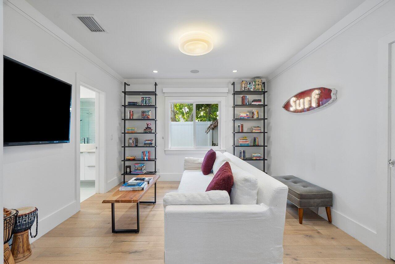 IDA LAKE TERRACE - Residential