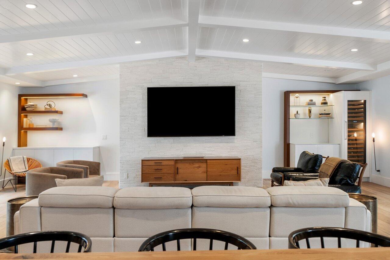 IDA LAKE TERRACE - Residential