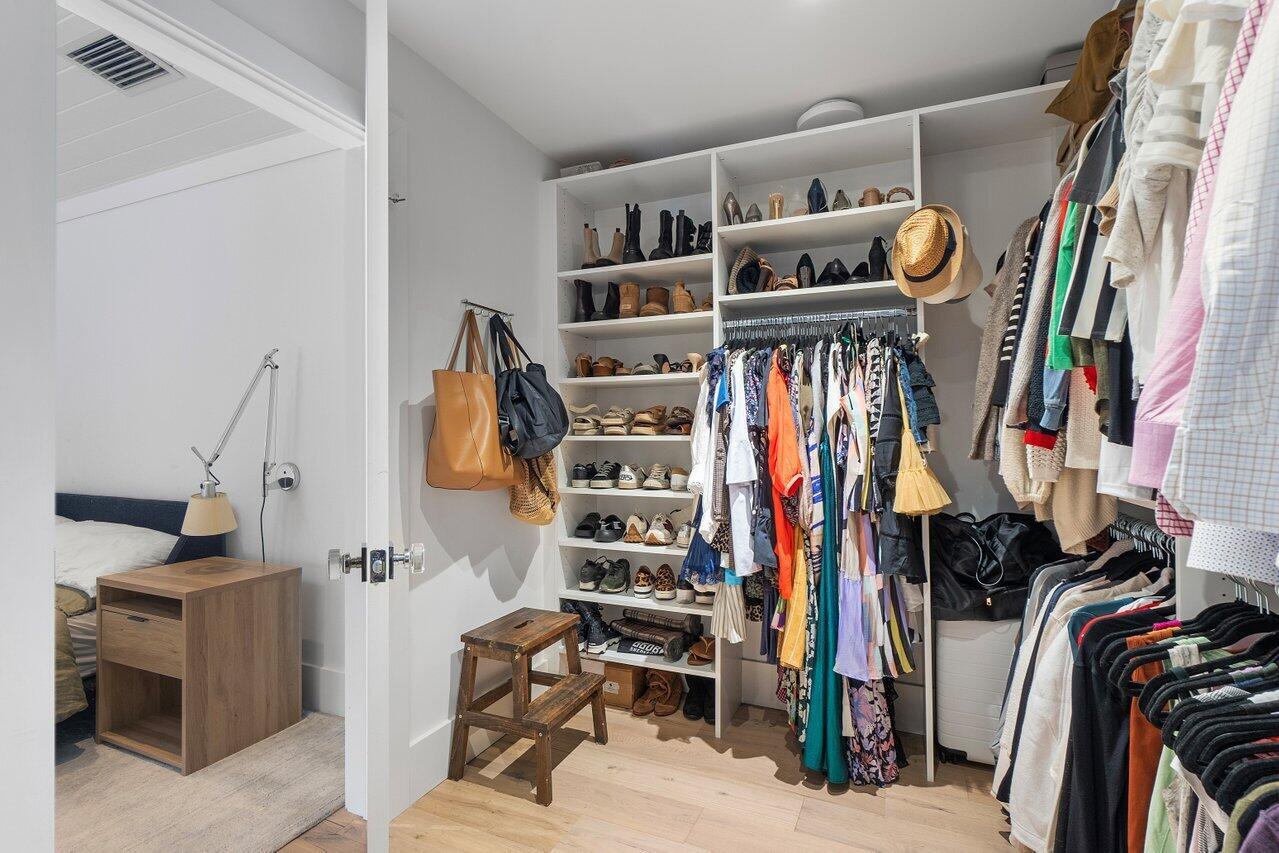 IDA LAKE TERRACE - Residential