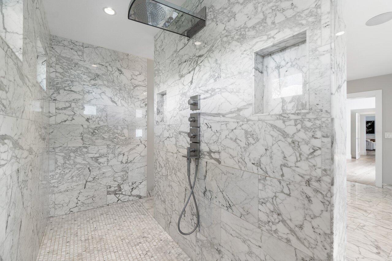 IDA LAKE TERRACE - Residential