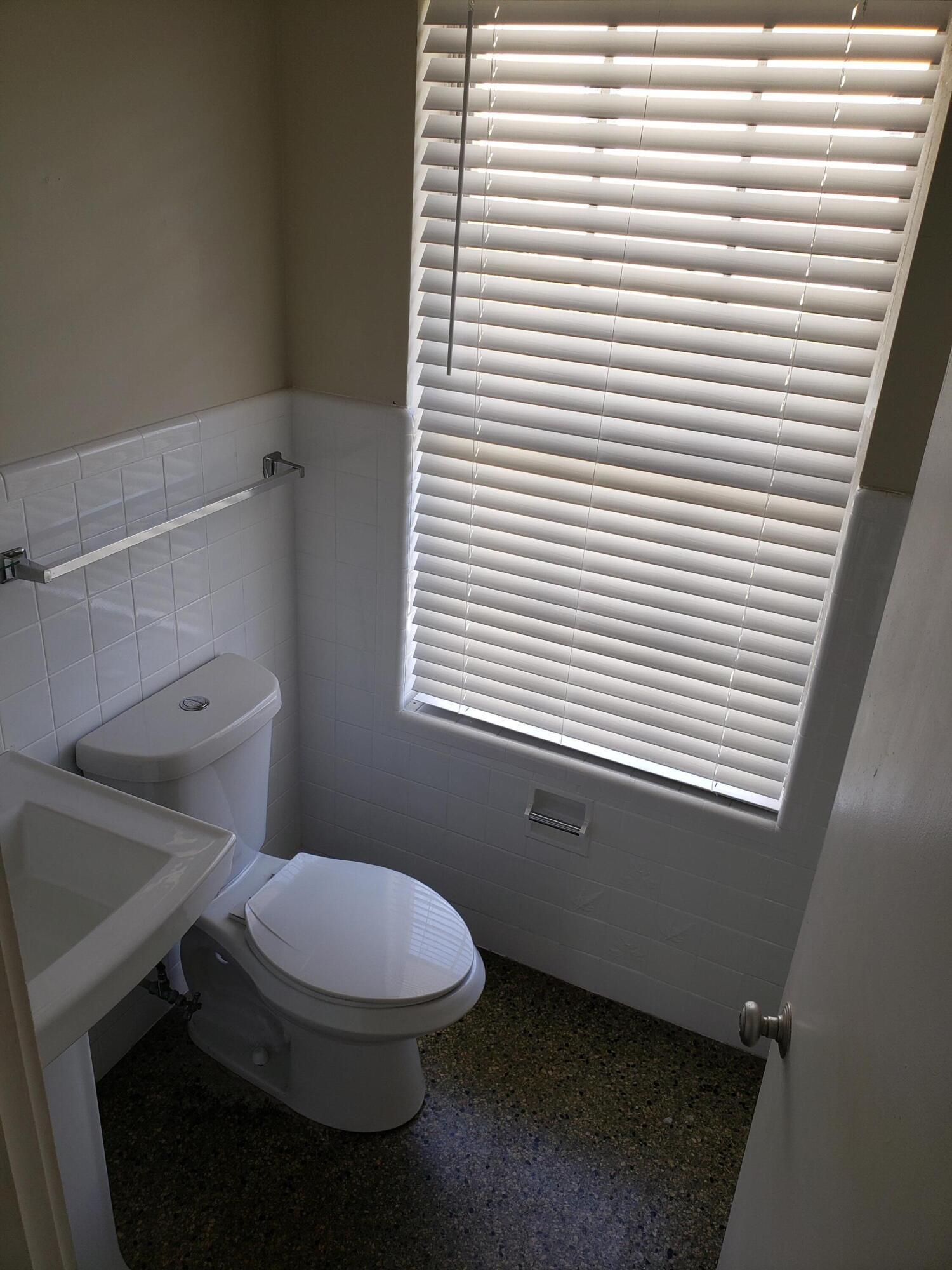SOUTH PALM BEACH ESTATES - Residential Lease