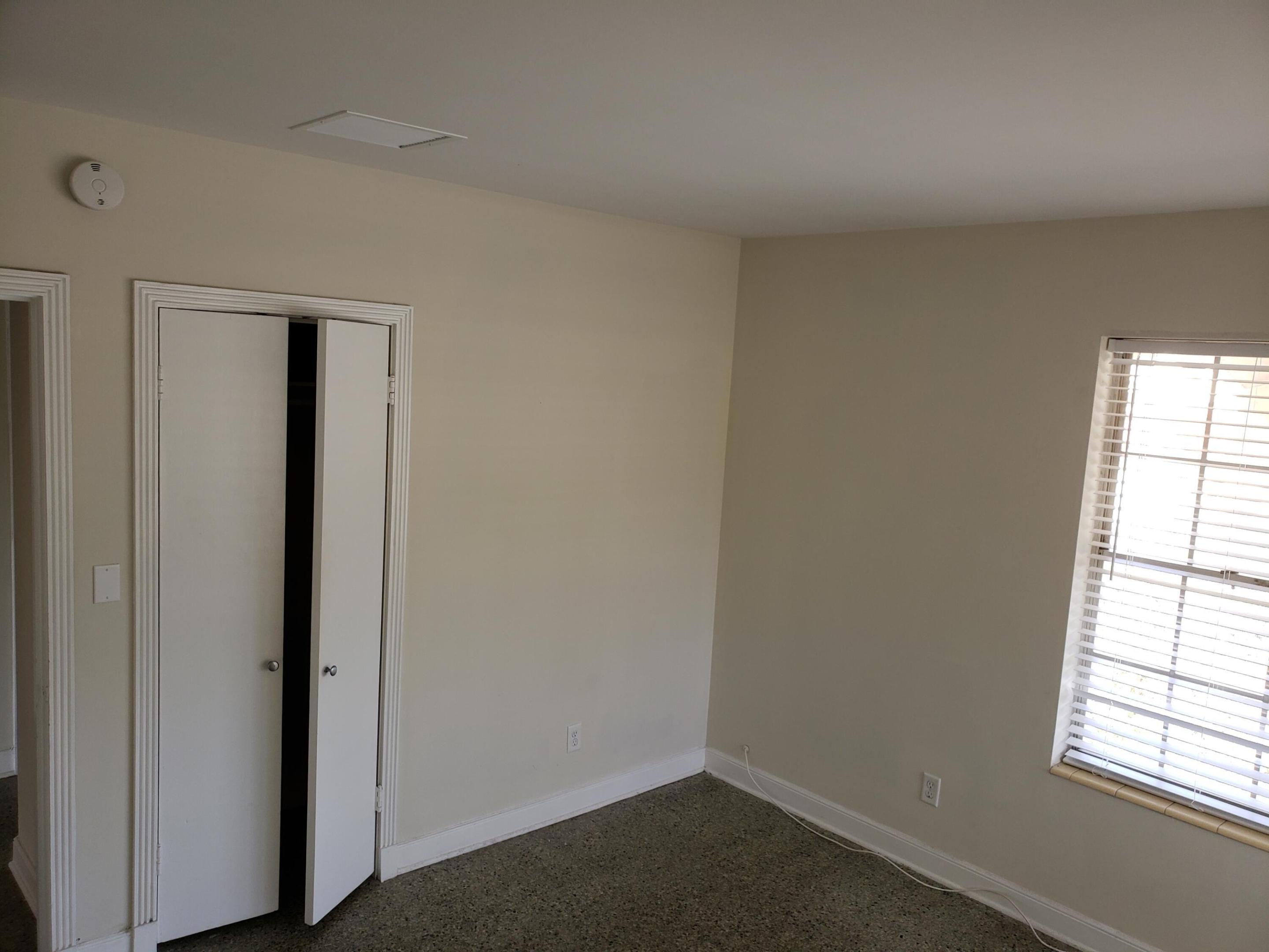SOUTH PALM BEACH ESTATES - Residential Lease