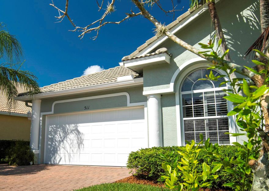 Annual Lease Only. Minimum Credit Score 700. $3,300. NO SMOKING, NO CATS. DOG CONSIDERED. Amenities provided by the Homeowners Association lawn and landscaping maintenance, Lawn Irrigation, Lawn Pest Control and Fertilization, Comcast Cable, and Internet, Alarm System Monitoring. Jensen Beach Country Club offers a manned gated entrance, community clubhouse, 6 Har-Tru tennis courts, 3 heated pools, Pay and Play Public Golf Club w/Full Bar & Restaurant. 5 Minutes to downtown Jensen Beach and 5 more minutes over the causeway bridge and you are at the Atlantic Ocean!