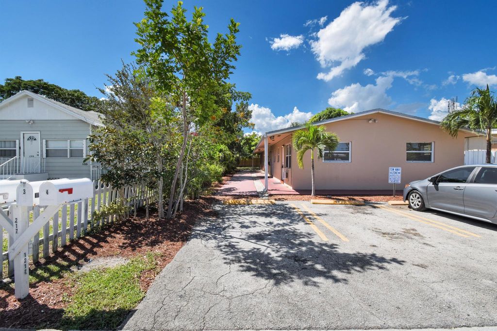 Photo of 1217 S N Street #1, Lake Worth Beach, FL 33460 (MLS # R11023335)