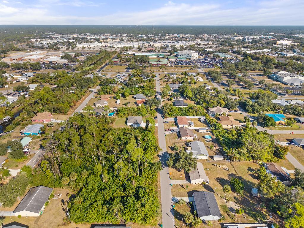 PORT CHARLOTTE - Land