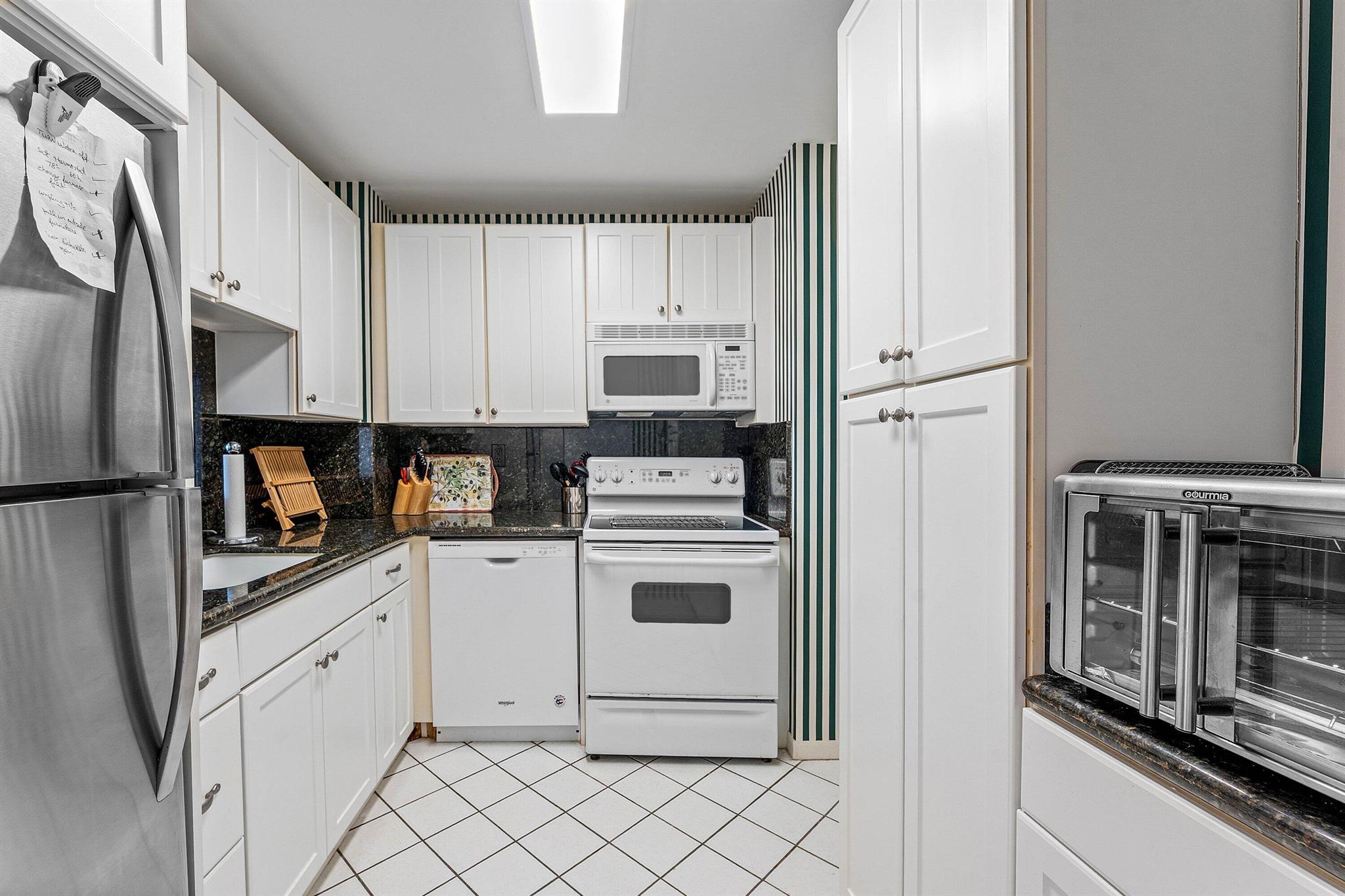 LE CHATEAU ROYAL CONDO - Residential Lease