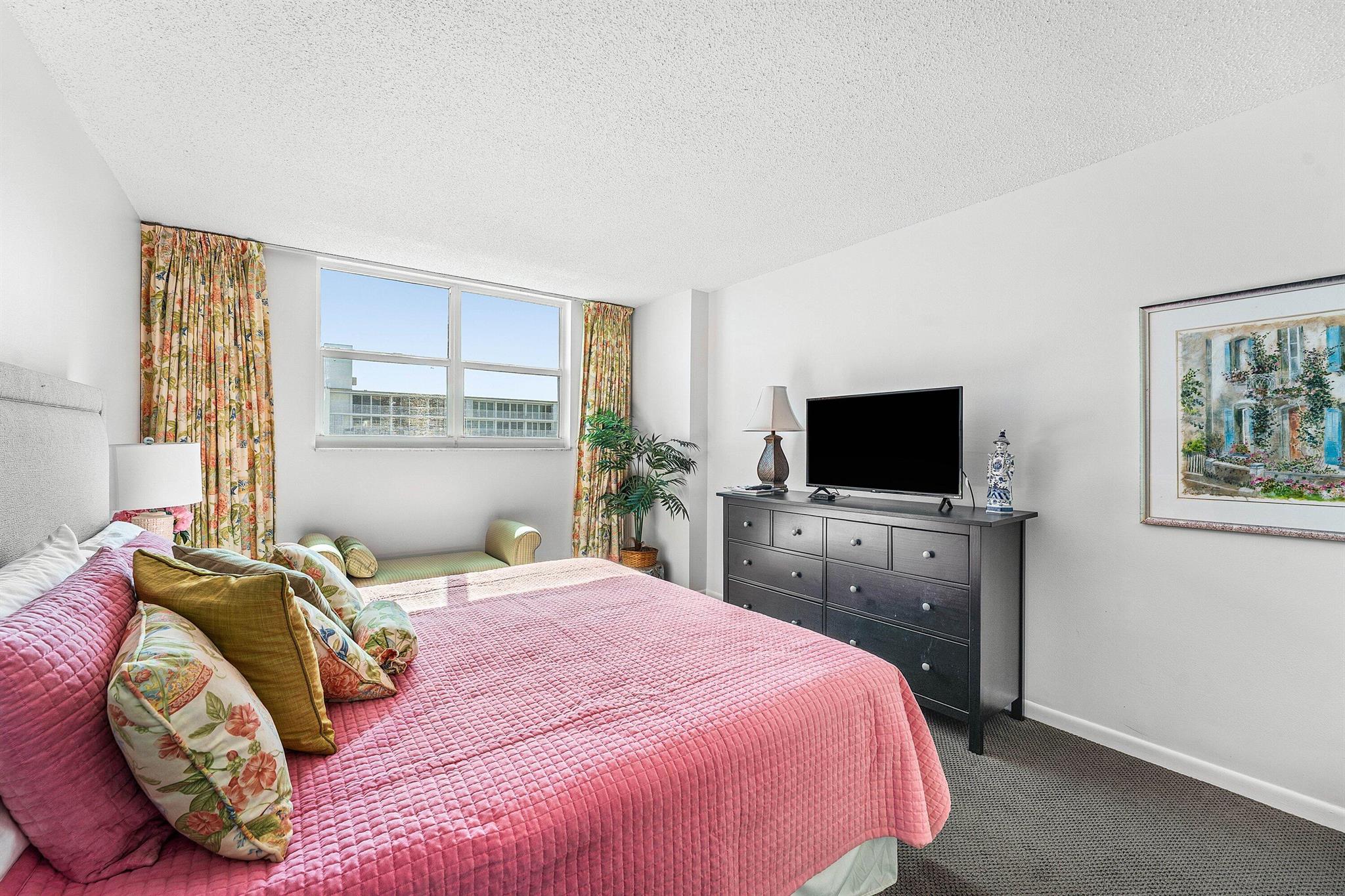 LE CHATEAU ROYAL CONDO - Residential Lease