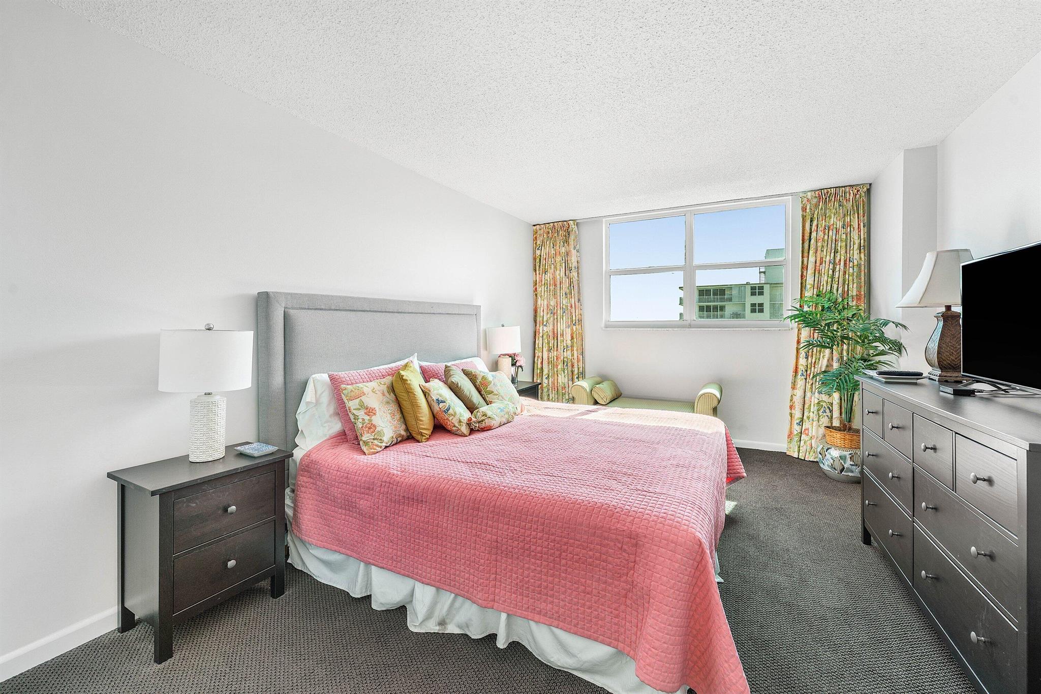 LE CHATEAU ROYAL CONDO - Residential Lease