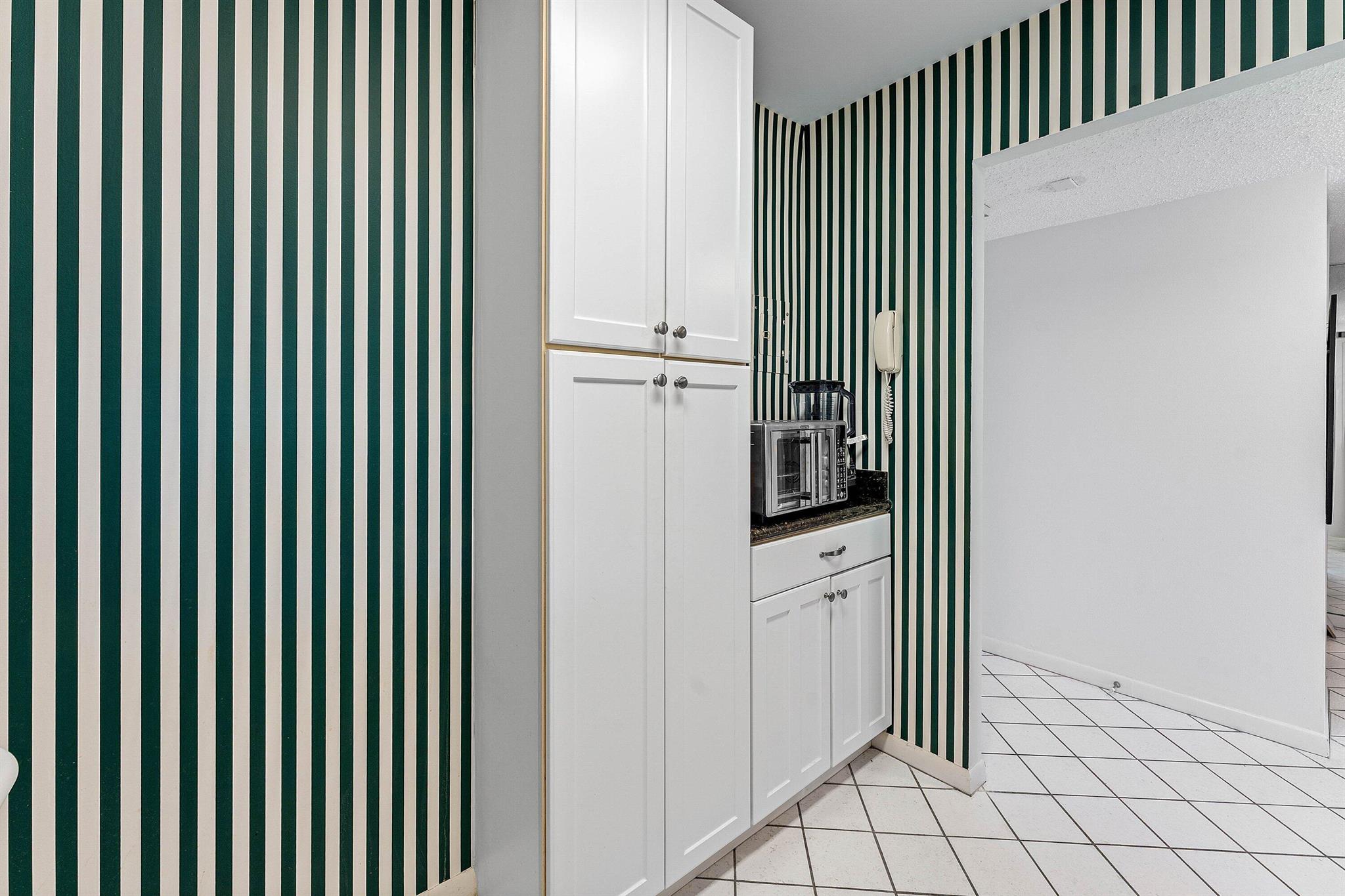 LE CHATEAU ROYAL CONDO - Residential Lease