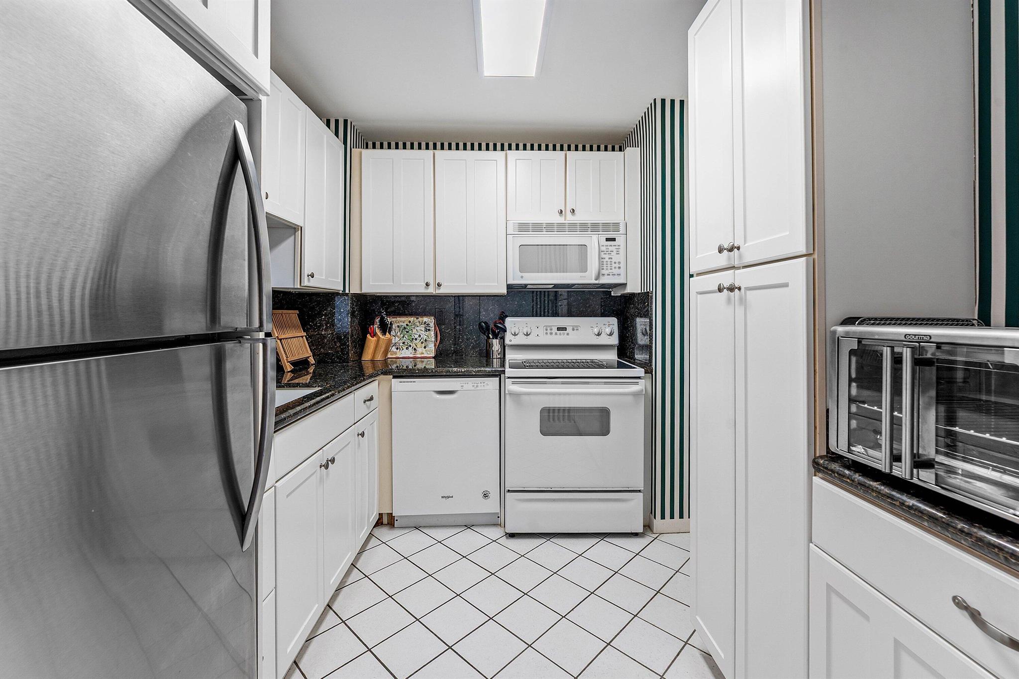 LE CHATEAU ROYAL CONDO - Residential Lease