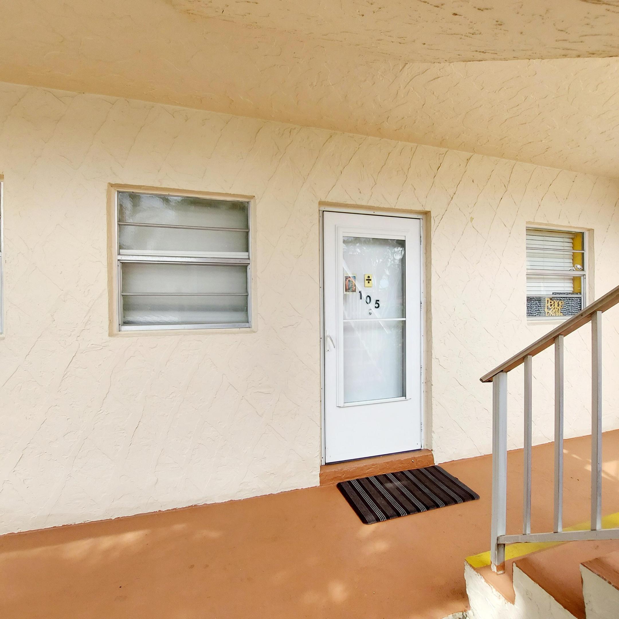 GREENWAY VILLAGE SO COND TWO PT OF TR B GOLF EST ( - Residential