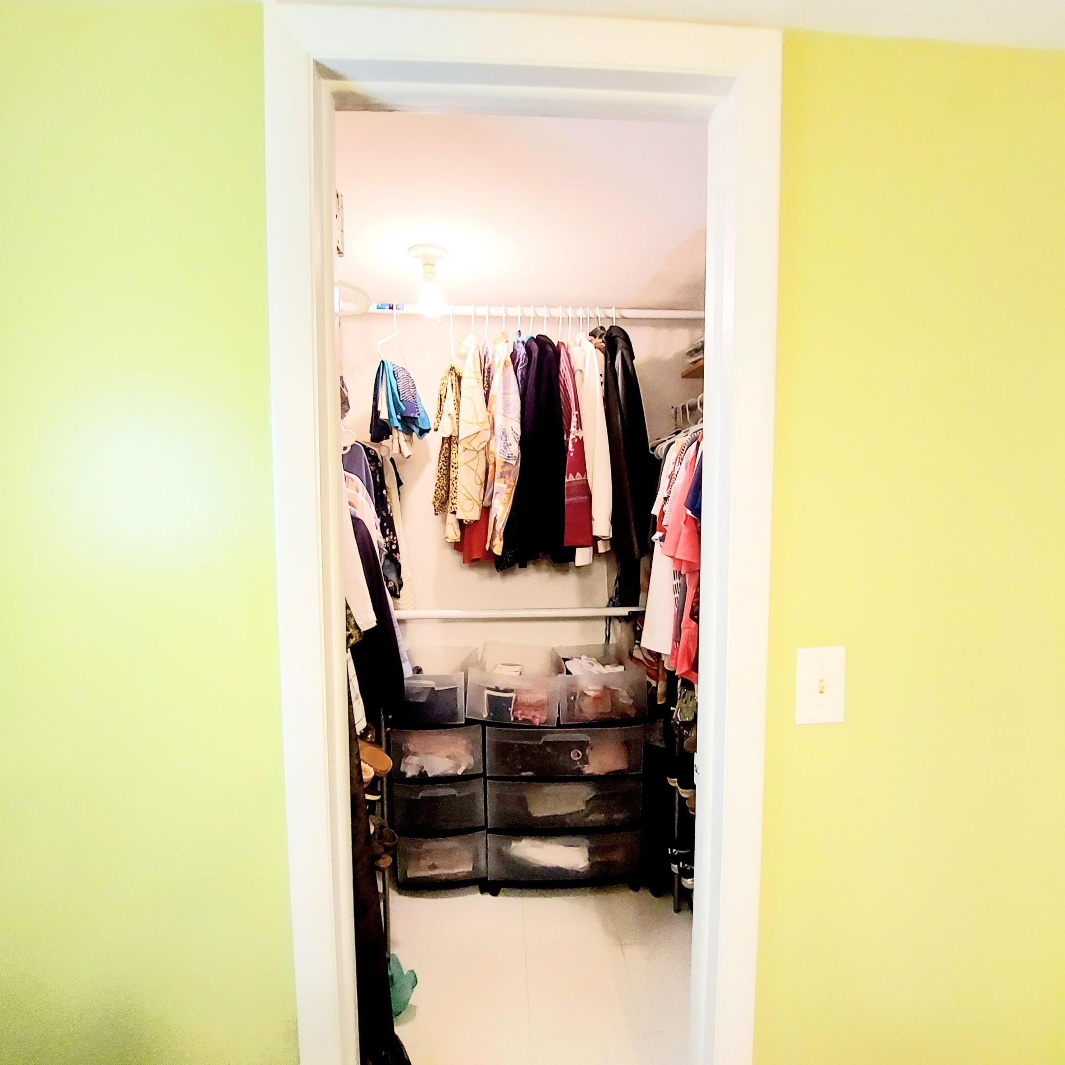 GREENWAY VILLAGE SO COND TWO PT OF TR B GOLF EST ( - Residential