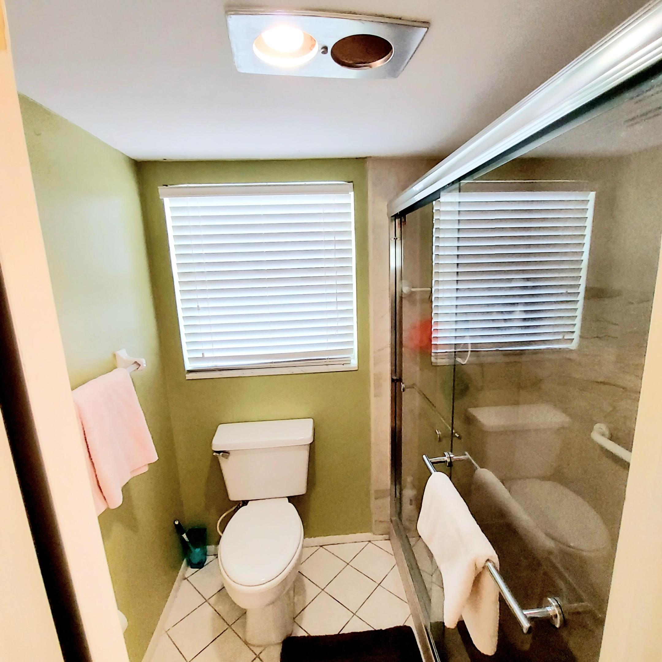 GREENWAY VILLAGE SO COND TWO PT OF TR B GOLF EST ( - Residential