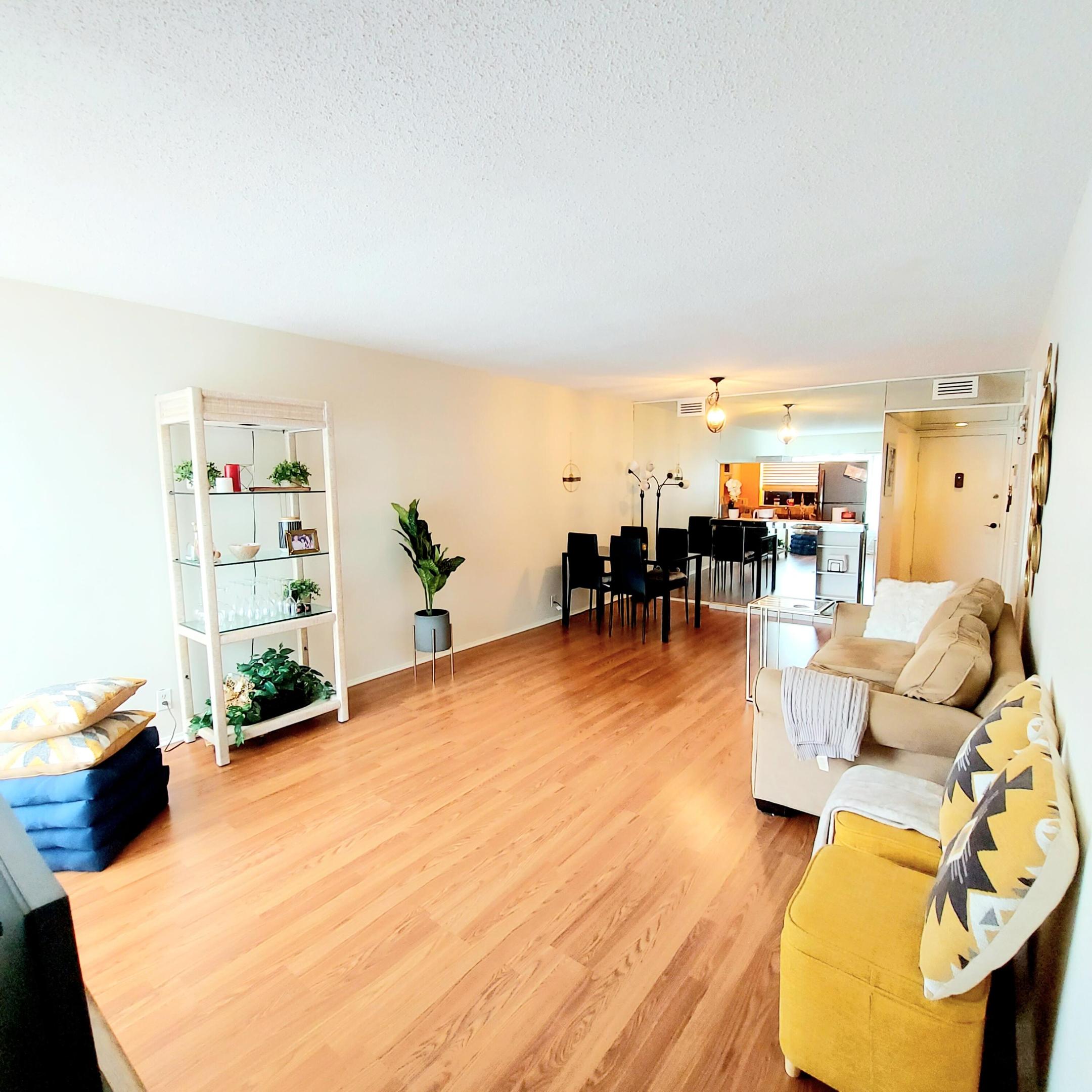 GREENWAY VILLAGE SO COND TWO PT OF TR B GOLF EST ( - Residential