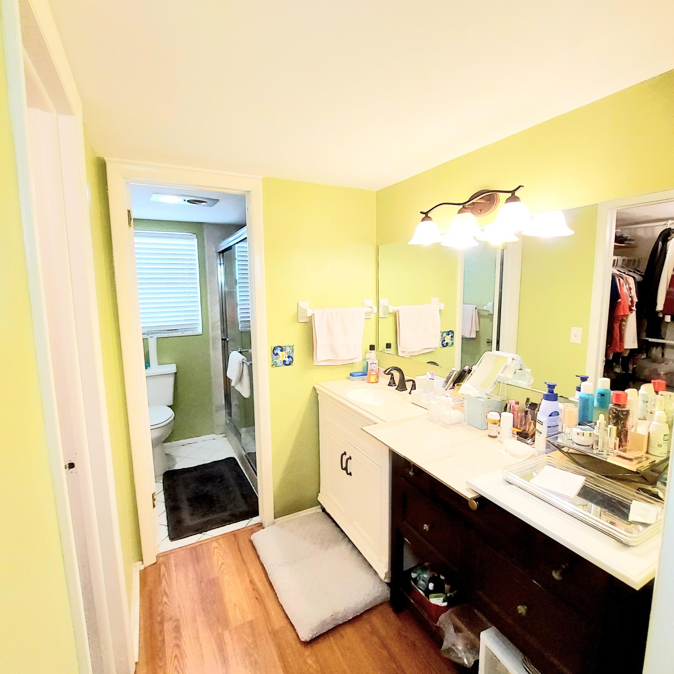 GREENWAY VILLAGE SO COND TWO PT OF TR B GOLF EST ( - Residential