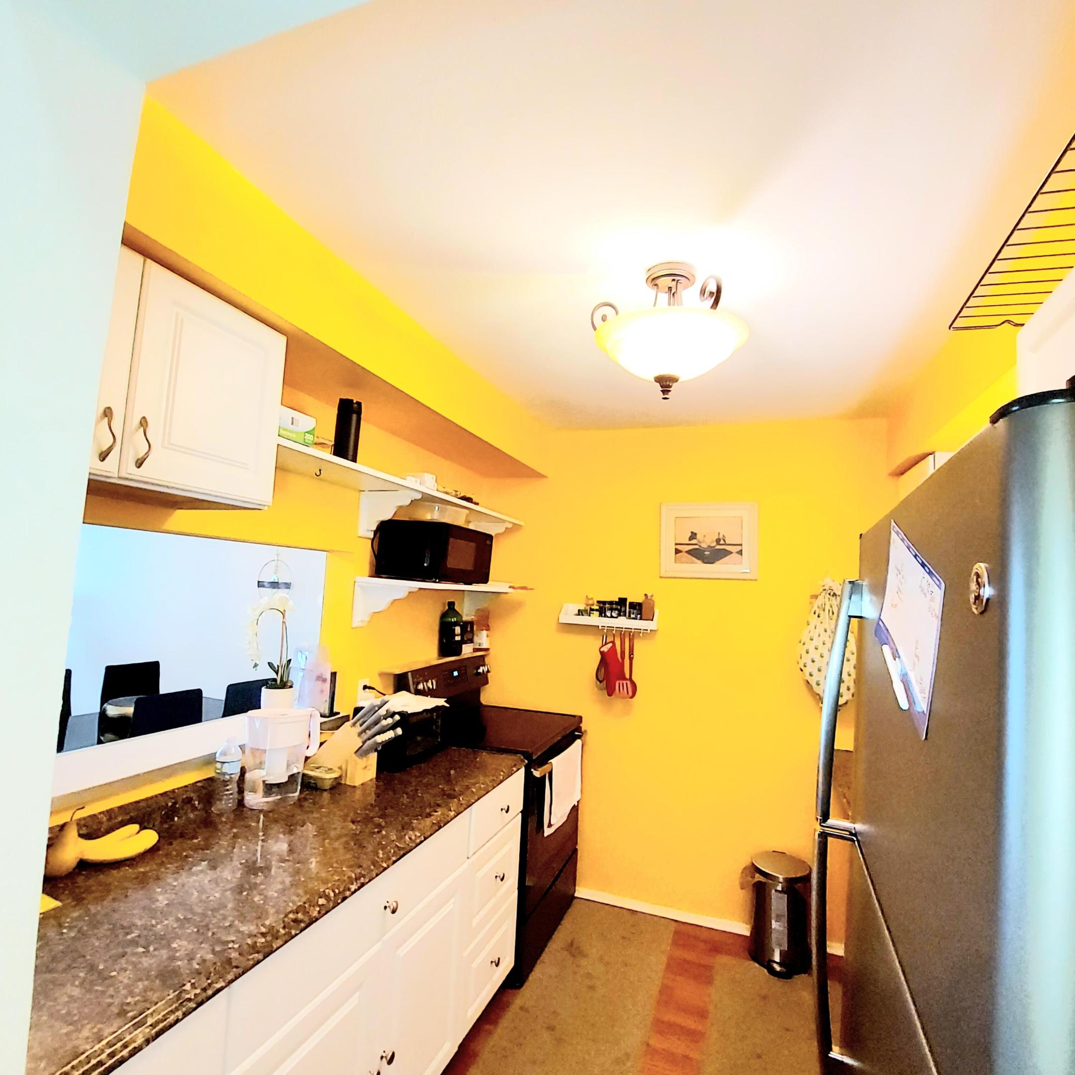 GREENWAY VILLAGE SO COND TWO PT OF TR B GOLF EST ( - Residential