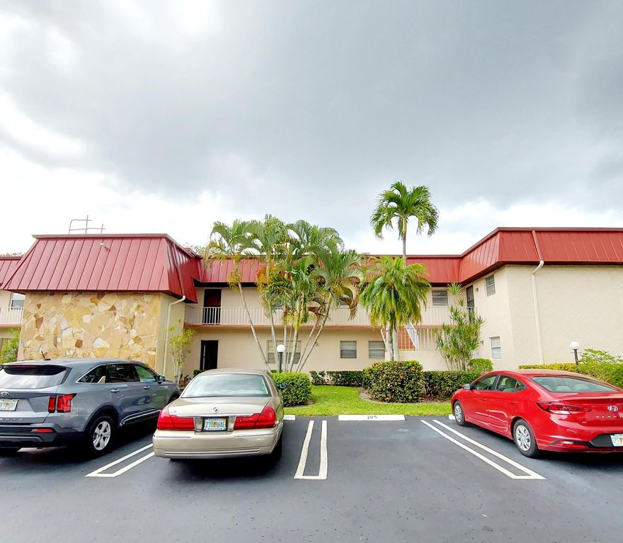 Lovely and comfortable 1st floor condo in a beautiful 55+ community. Right across the street from Commons Park with a walking trail, driving range, local events and more. Also, walking distance to shopping, restaurants, municipal office, bus routes and more. The community offers common laundry, 4 community pools, club house, library, sauna, gym, pool table, kitchen, and more. Buyers will enjoy a new roof, mansard and other upgrades!