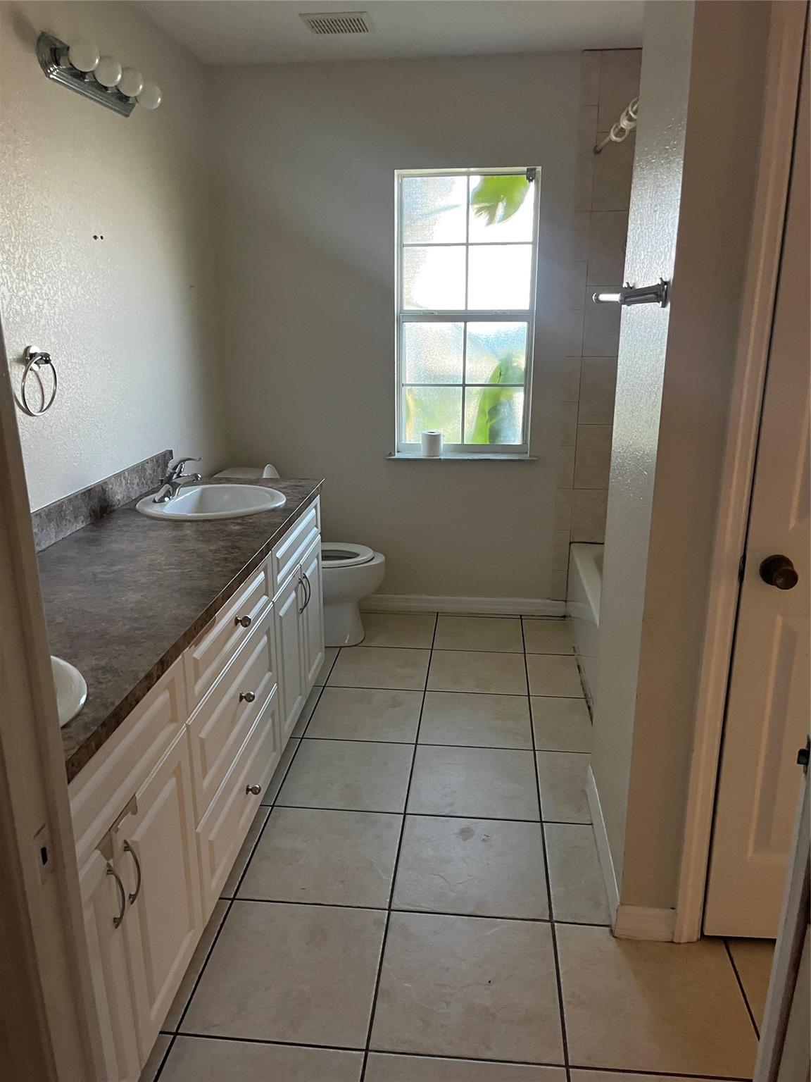 Treasure Island Un 02 - Residential Lease