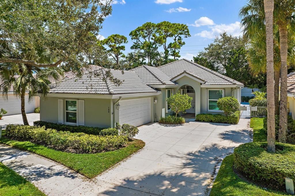 Photo of 188 S Hampton Drive, Jupiter, FL 33458 (MLS # R10830576)