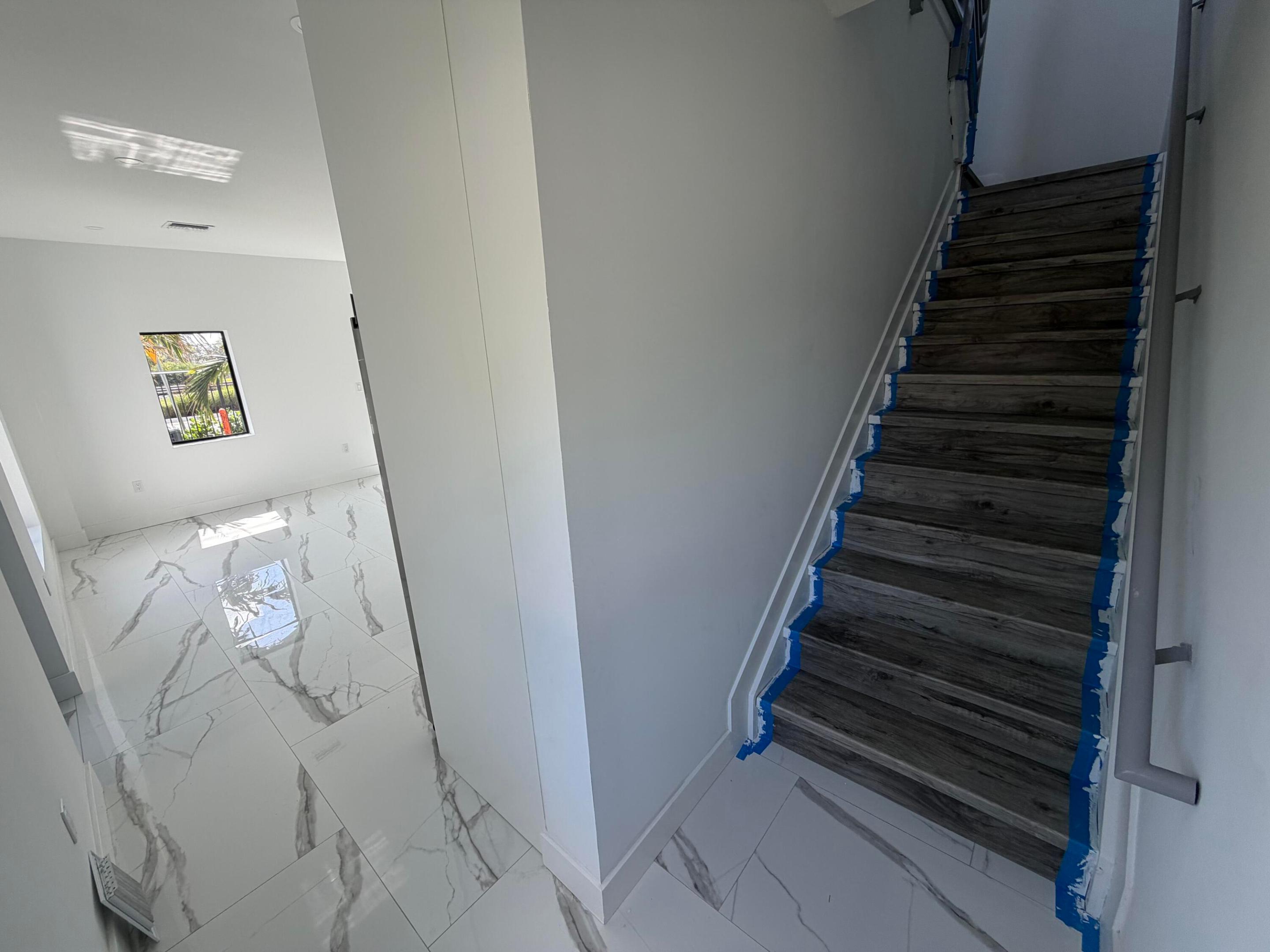 POMPANO TERRACE - Residential