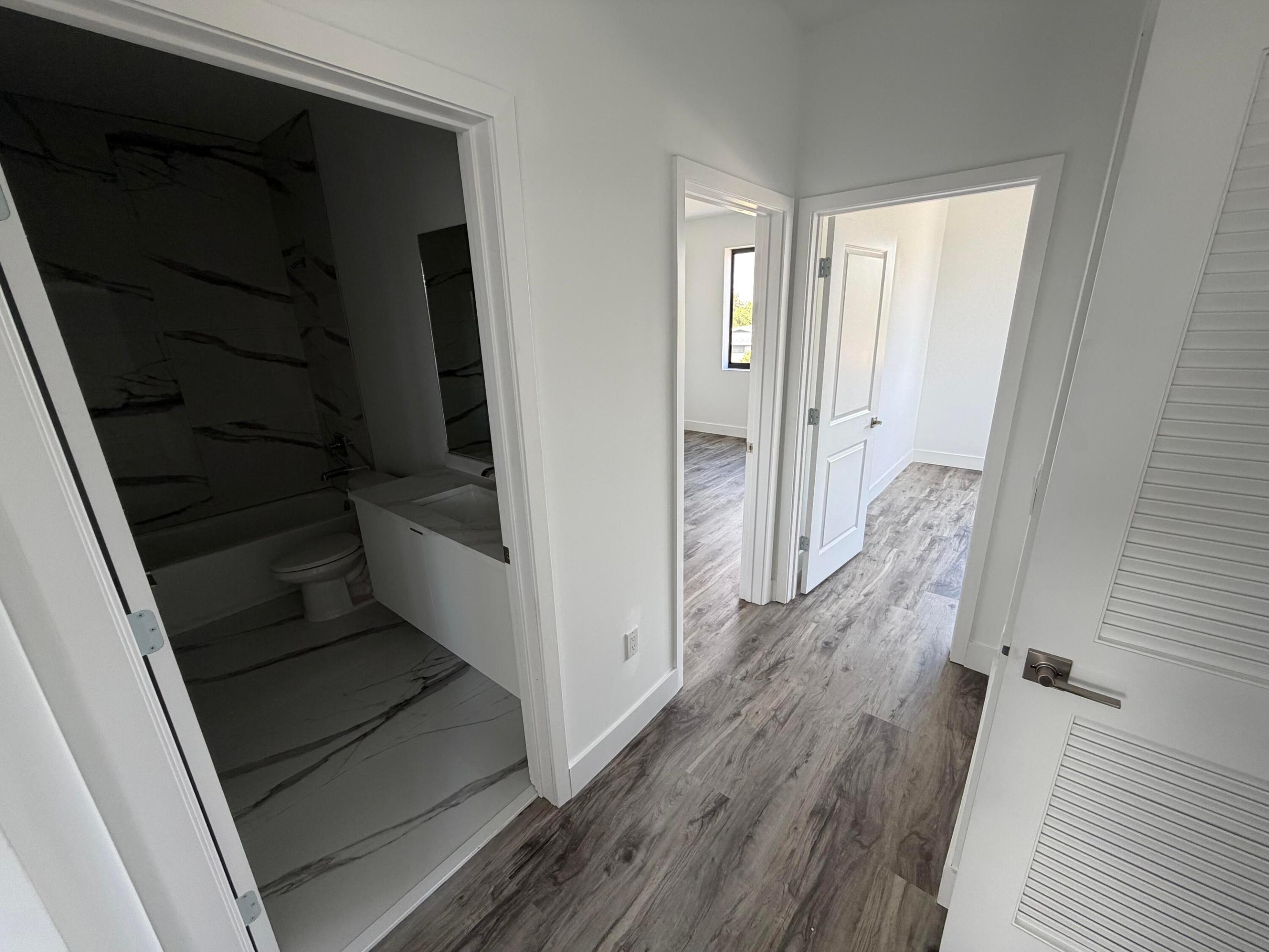 POMPANO TERRACE - Residential