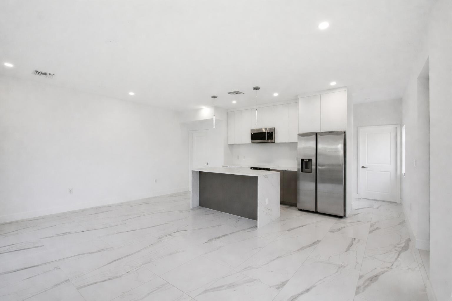 1548 NW 1st Avenue