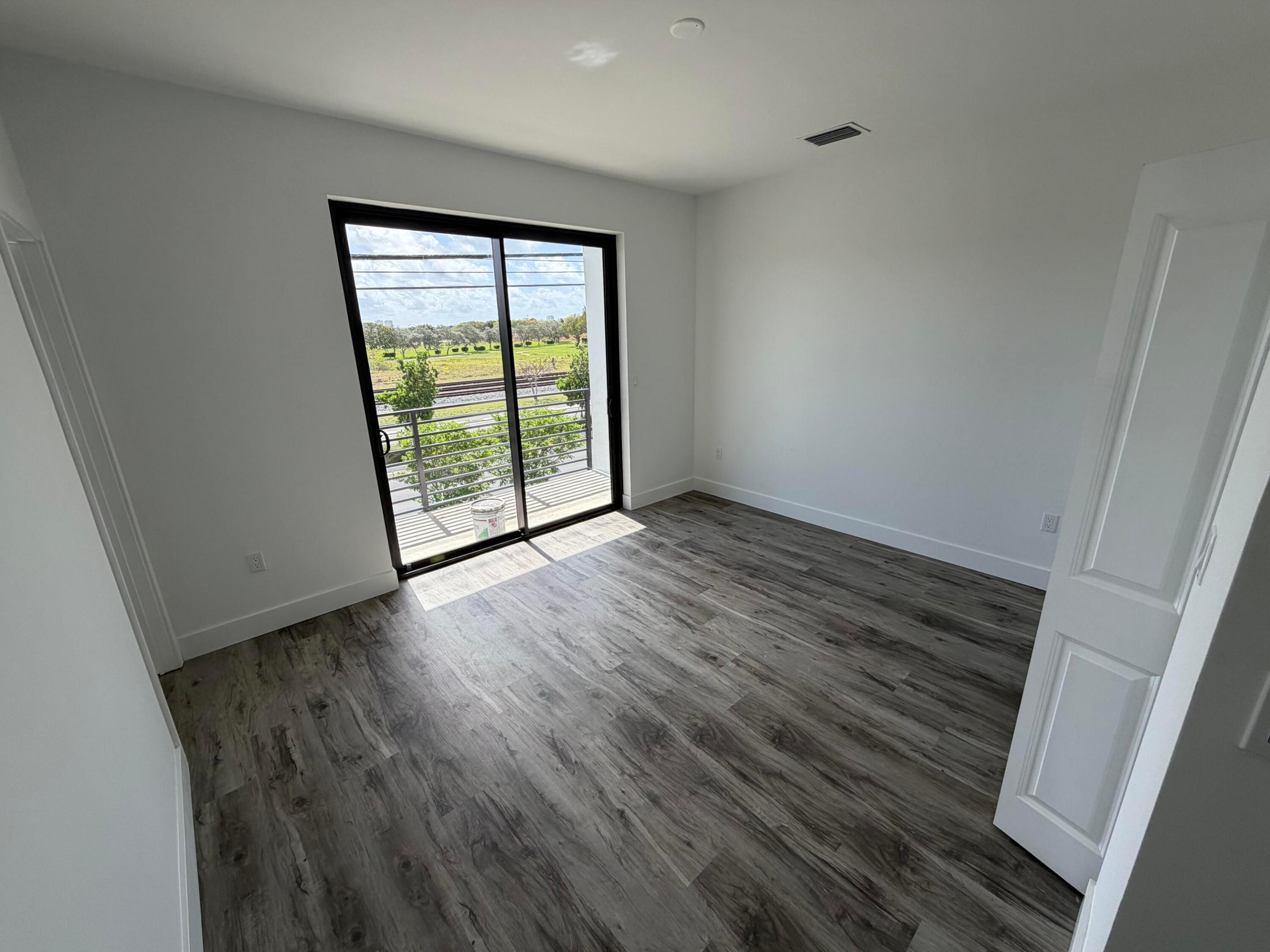 POMPANO TERRACE - Residential