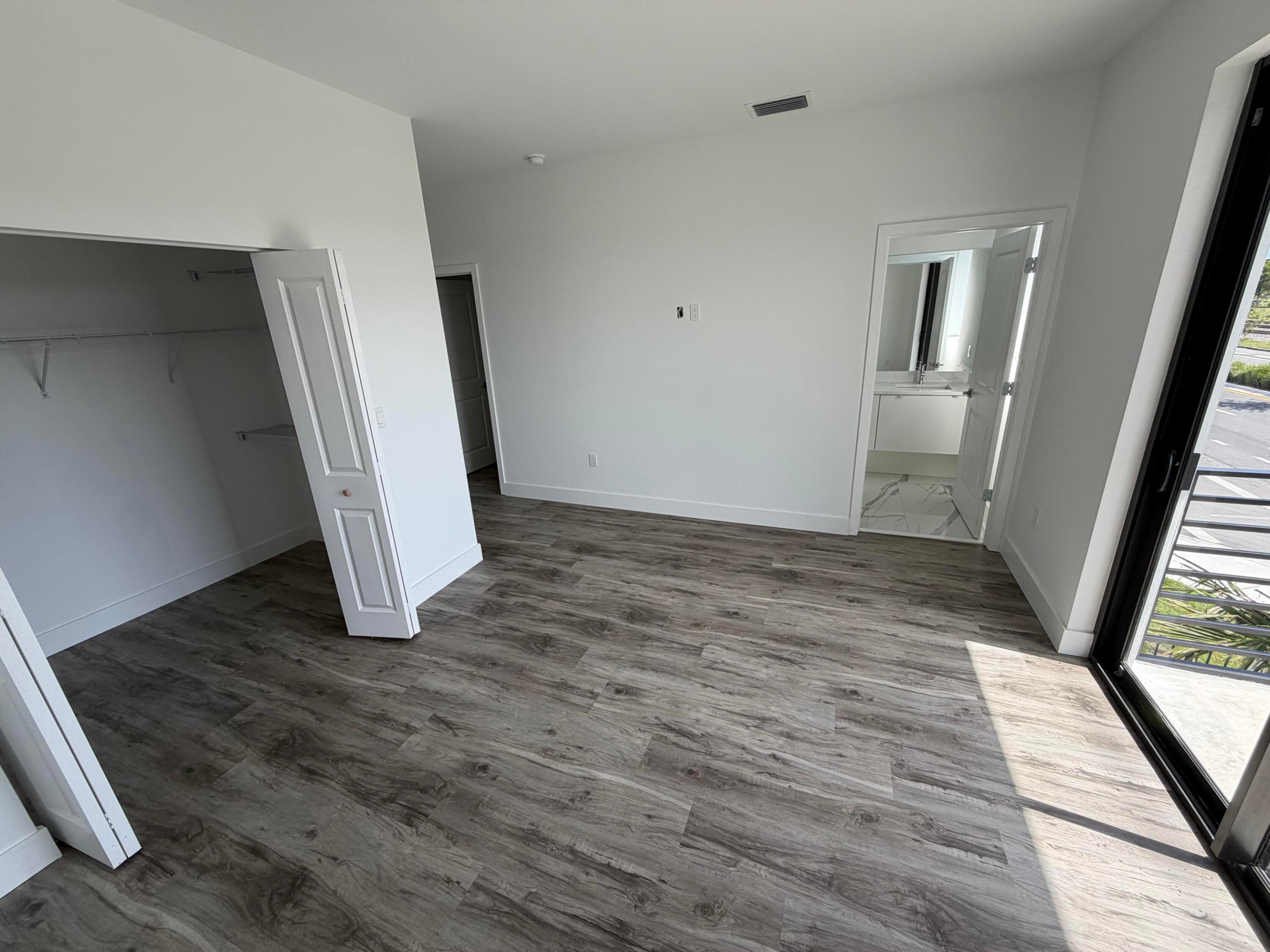 POMPANO TERRACE - Residential