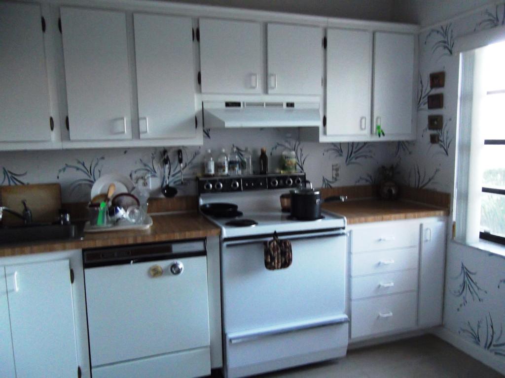 FAIRWAYS OF BOCA LAGO CON - Residential Lease