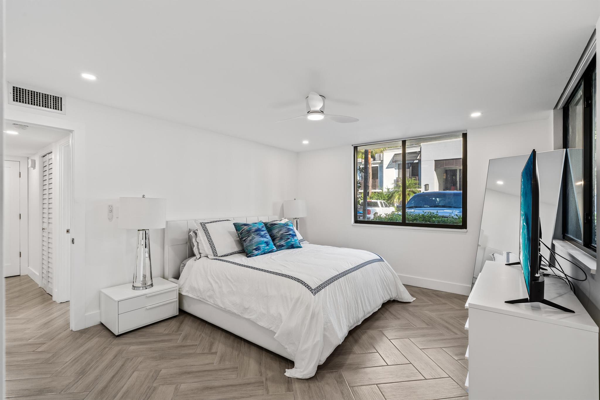 OCEANAGE CONDO - Residential