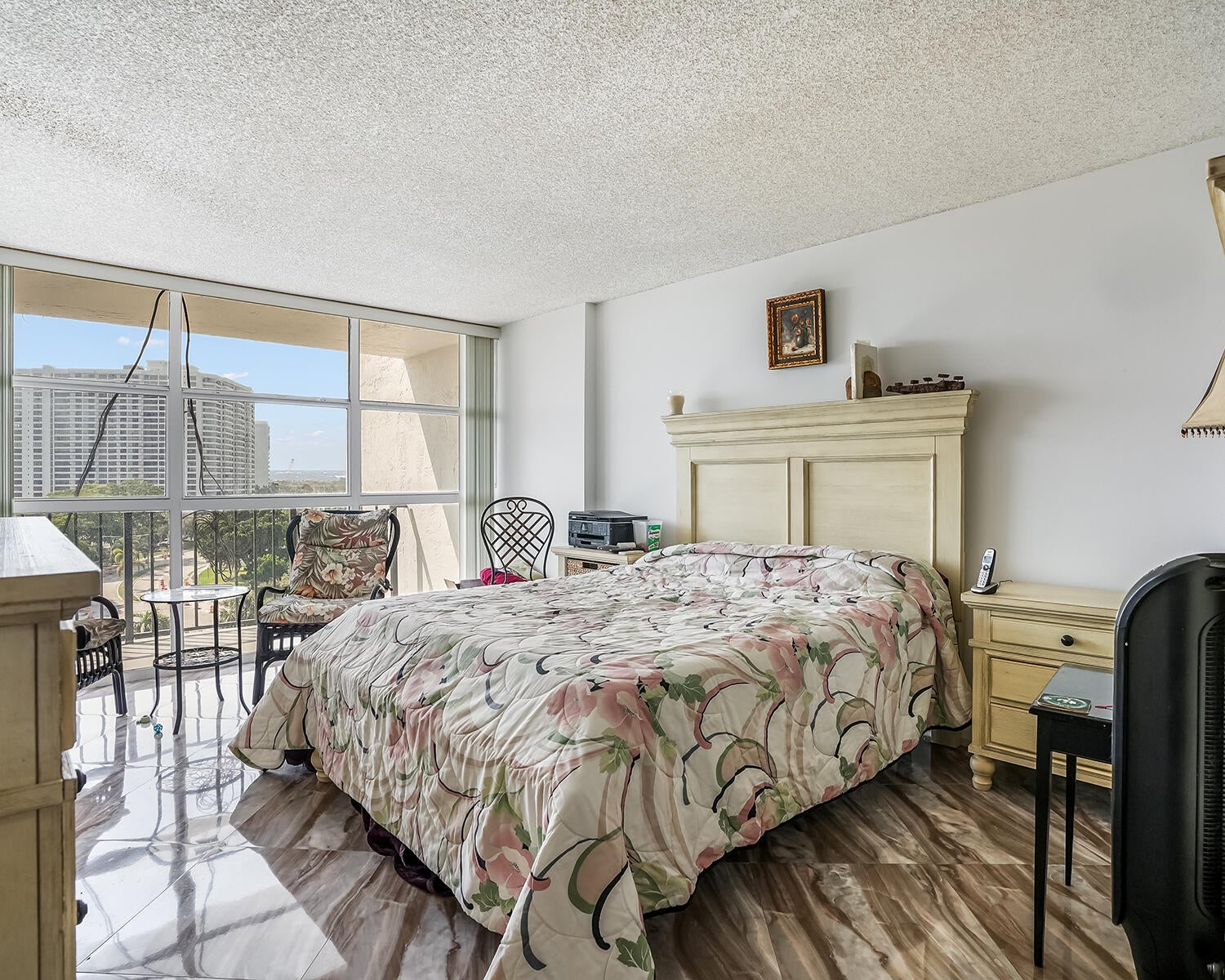 600 PARKVIEW Drive 703