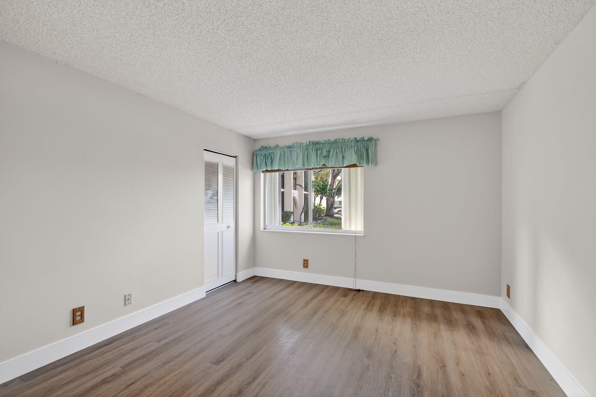 PINE RIDGE AT HAVERHILL CONDO - Residential Lease