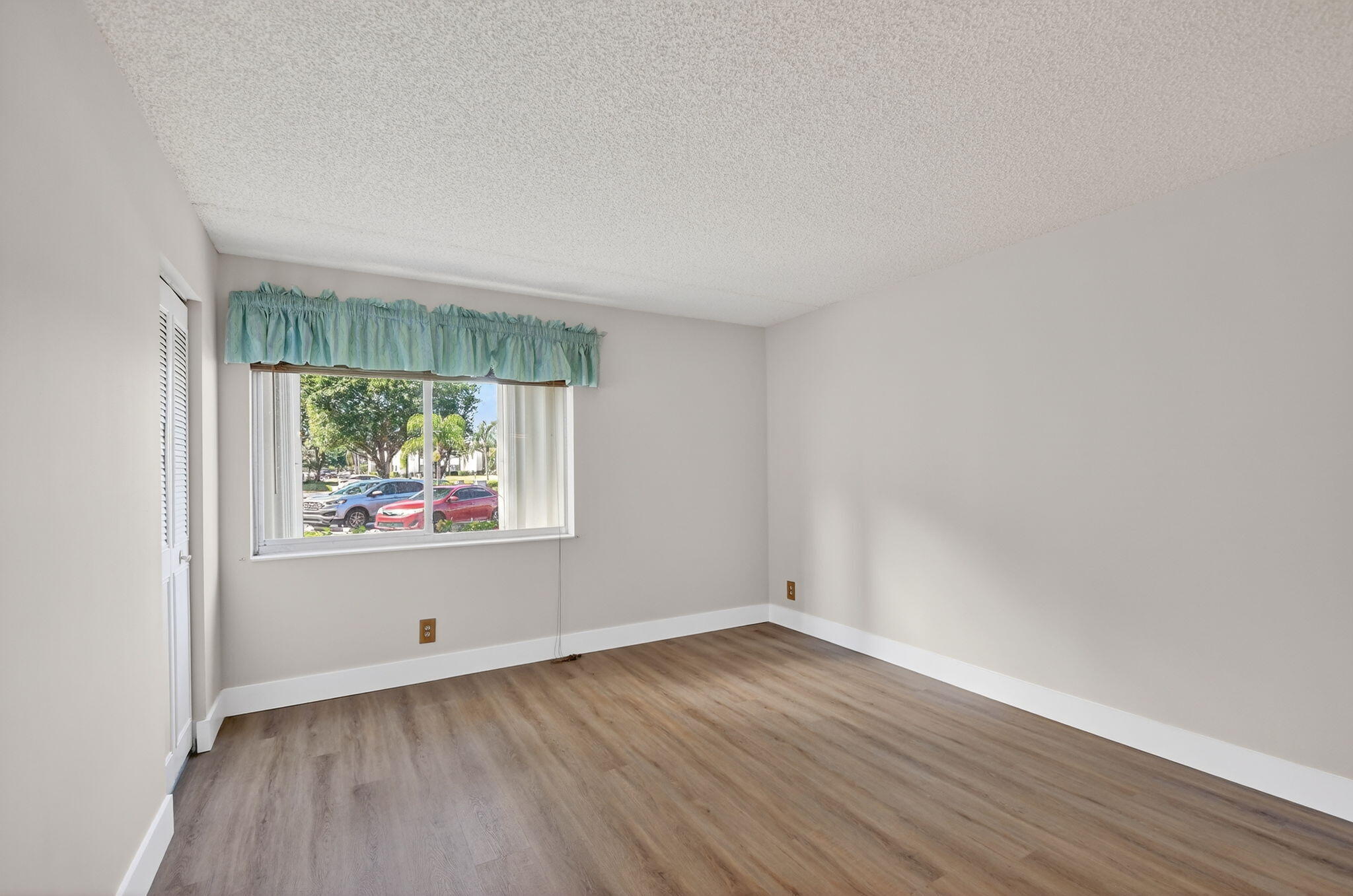 PINE RIDGE AT HAVERHILL CONDO - Residential Lease