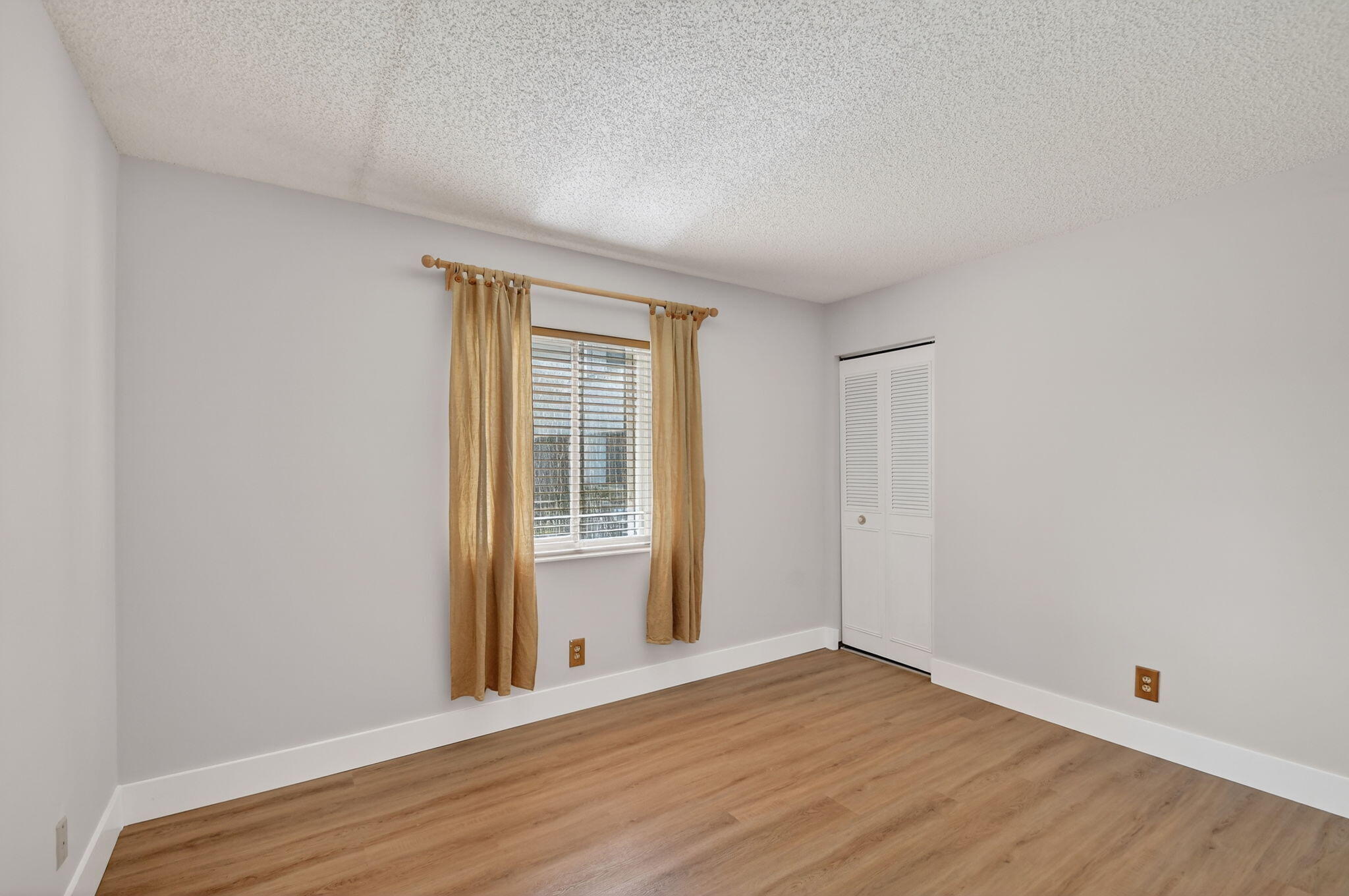 PINE RIDGE AT HAVERHILL CONDO - Residential Lease