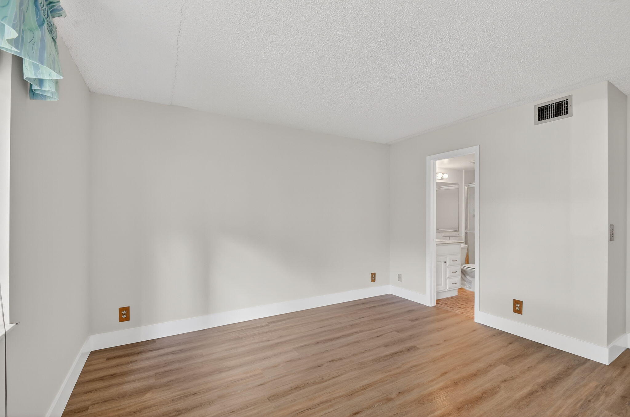 PINE RIDGE AT HAVERHILL CONDO - Residential Lease