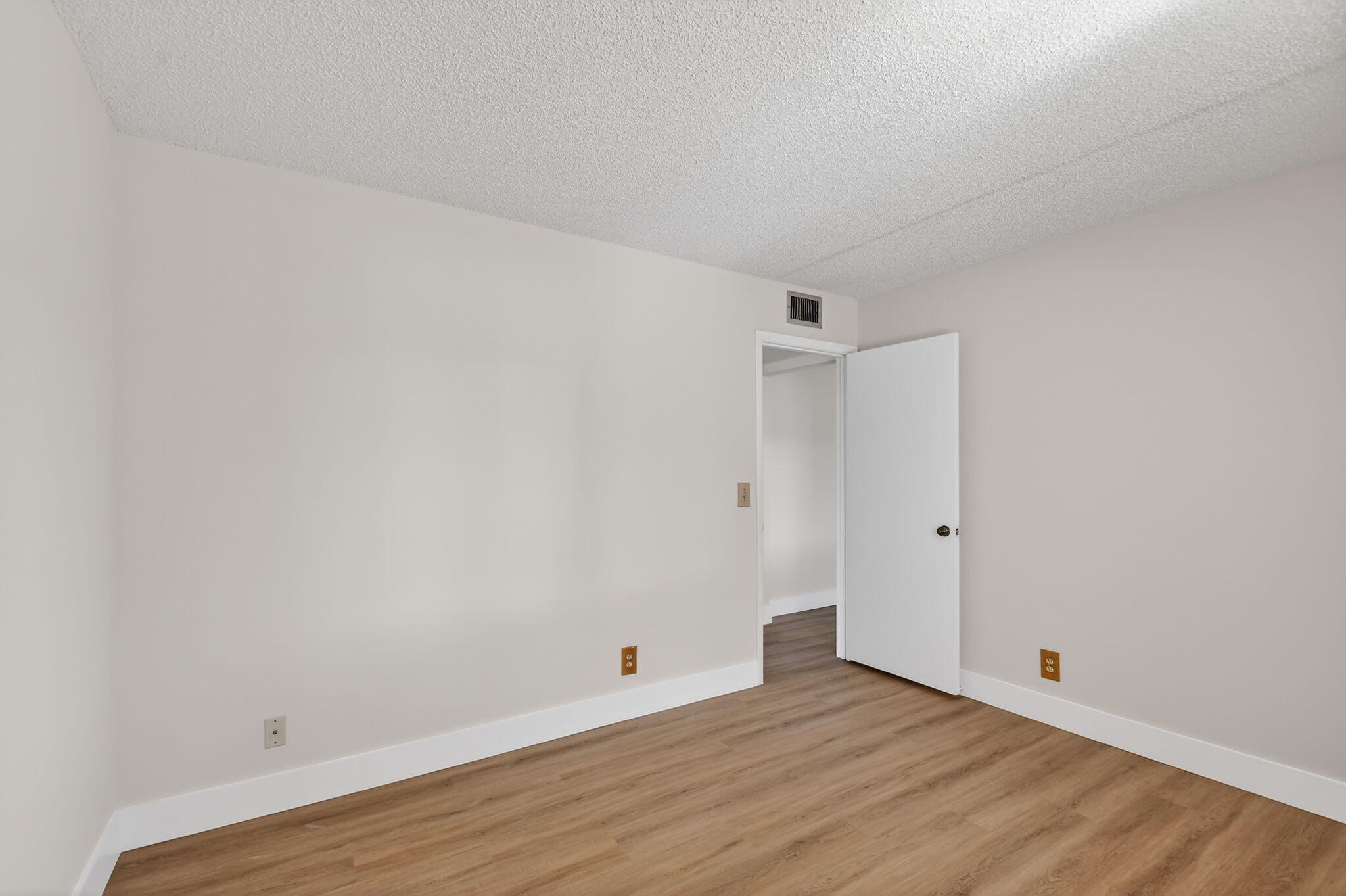 PINE RIDGE AT HAVERHILL CONDO - Residential Lease
