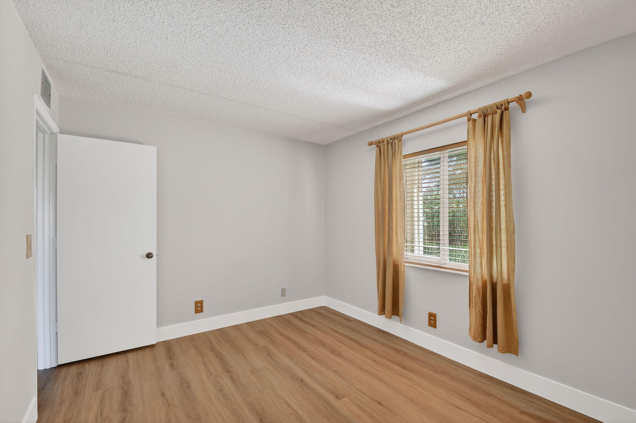 PINE RIDGE AT HAVERHILL CONDO - Residential Lease