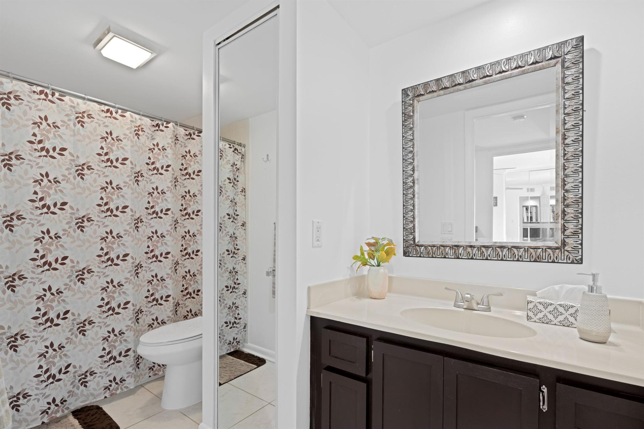 VILLAGE OF SANDALWOOD LAK - Residential Lease