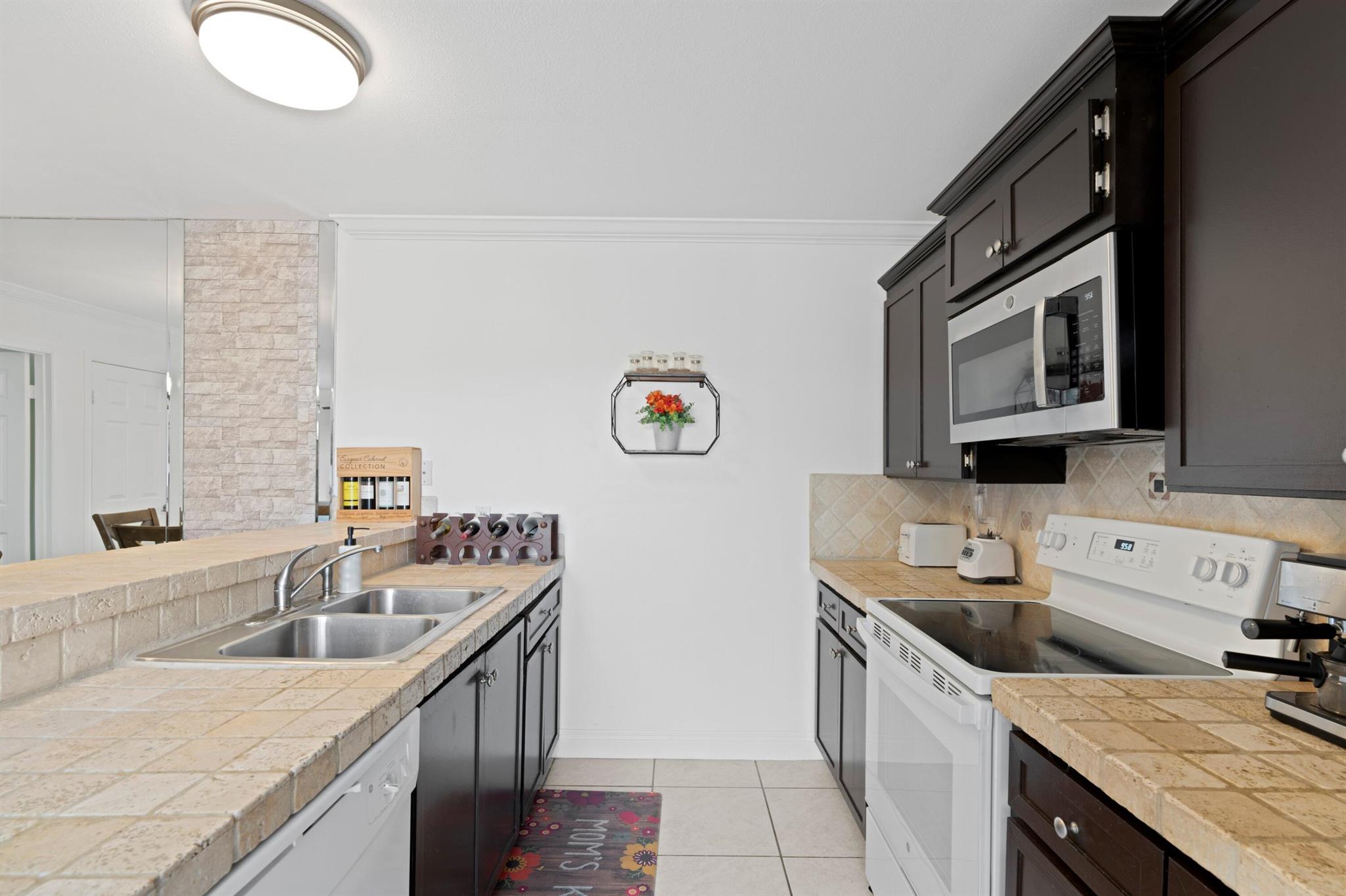 VILLAGE OF SANDALWOOD LAK - Residential Lease