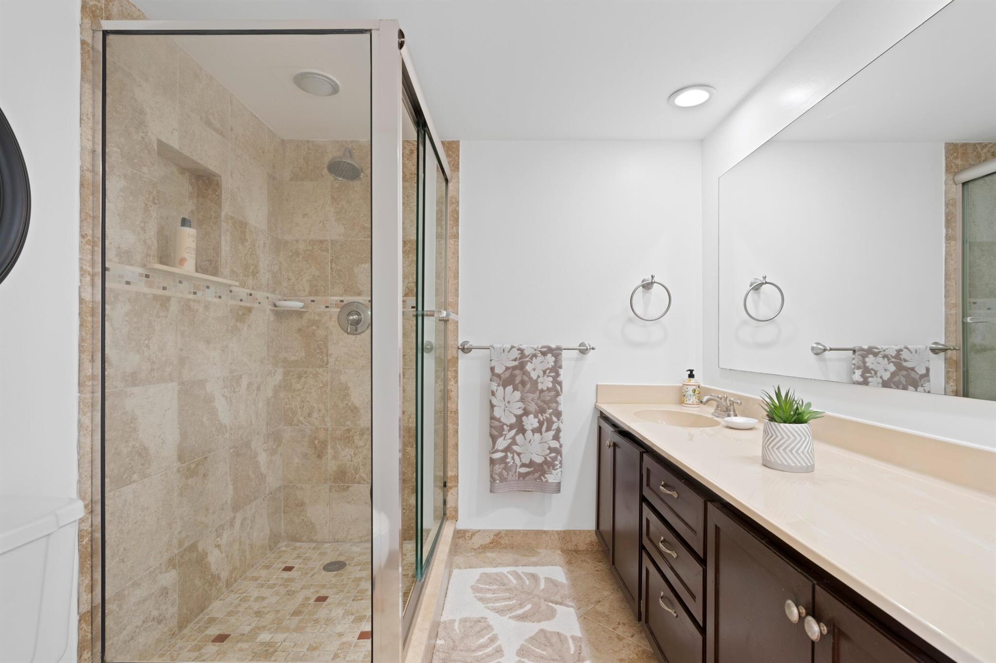 VILLAGE OF SANDALWOOD LAK - Residential Lease