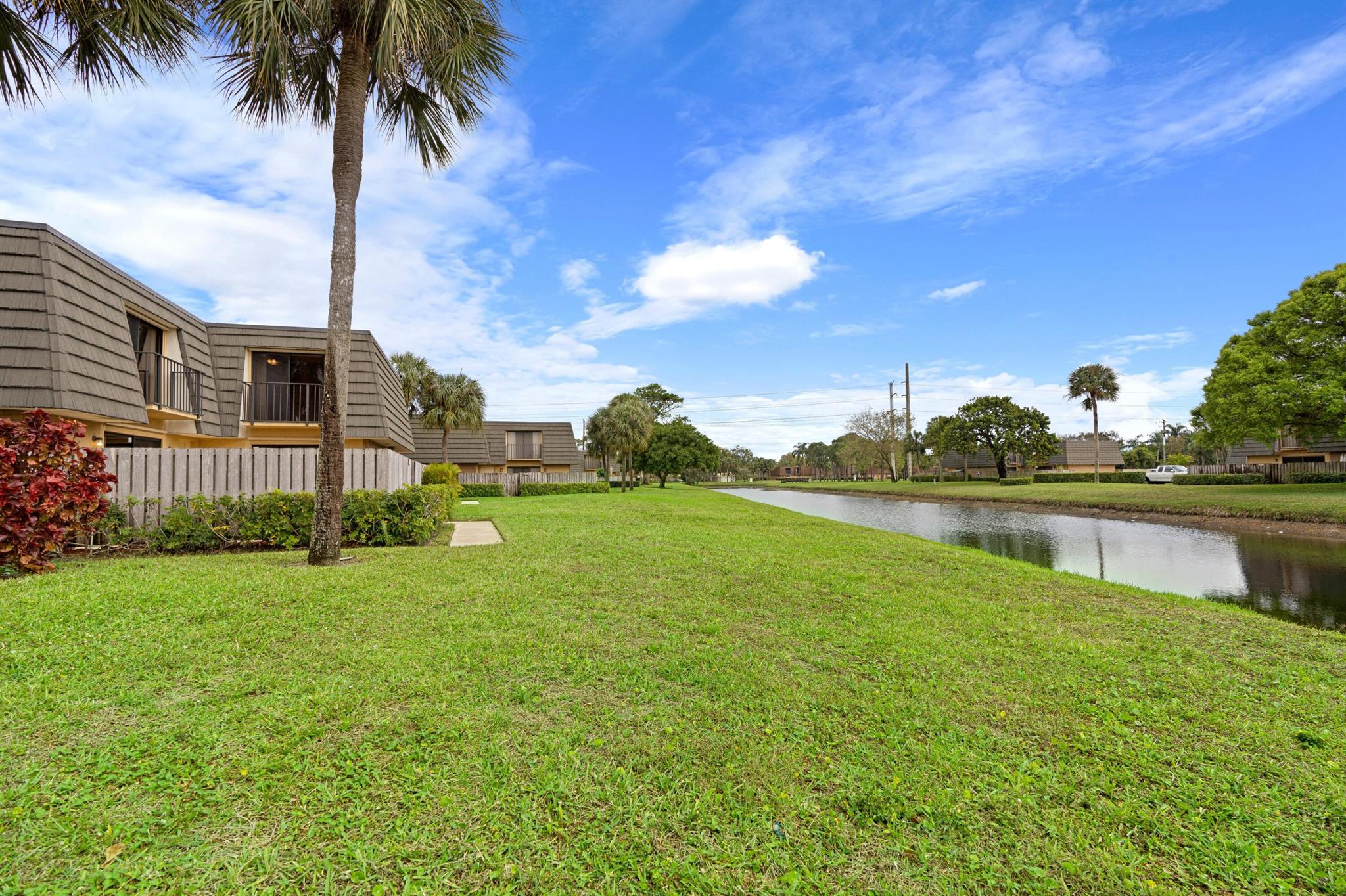 VILLAGE OF SANDALWOOD LAK - Residential Lease