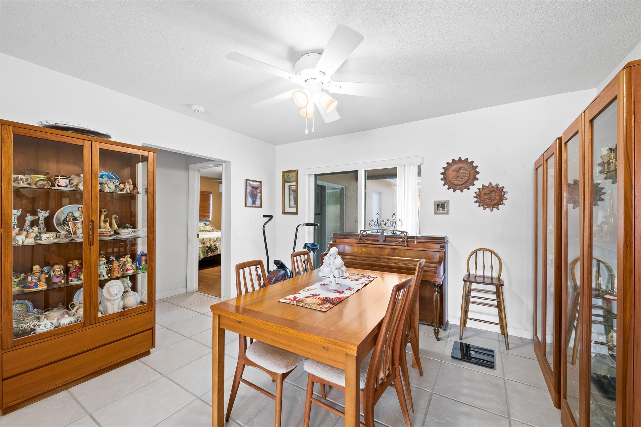 NOB HILL ESTATES 1 SEC - Residential