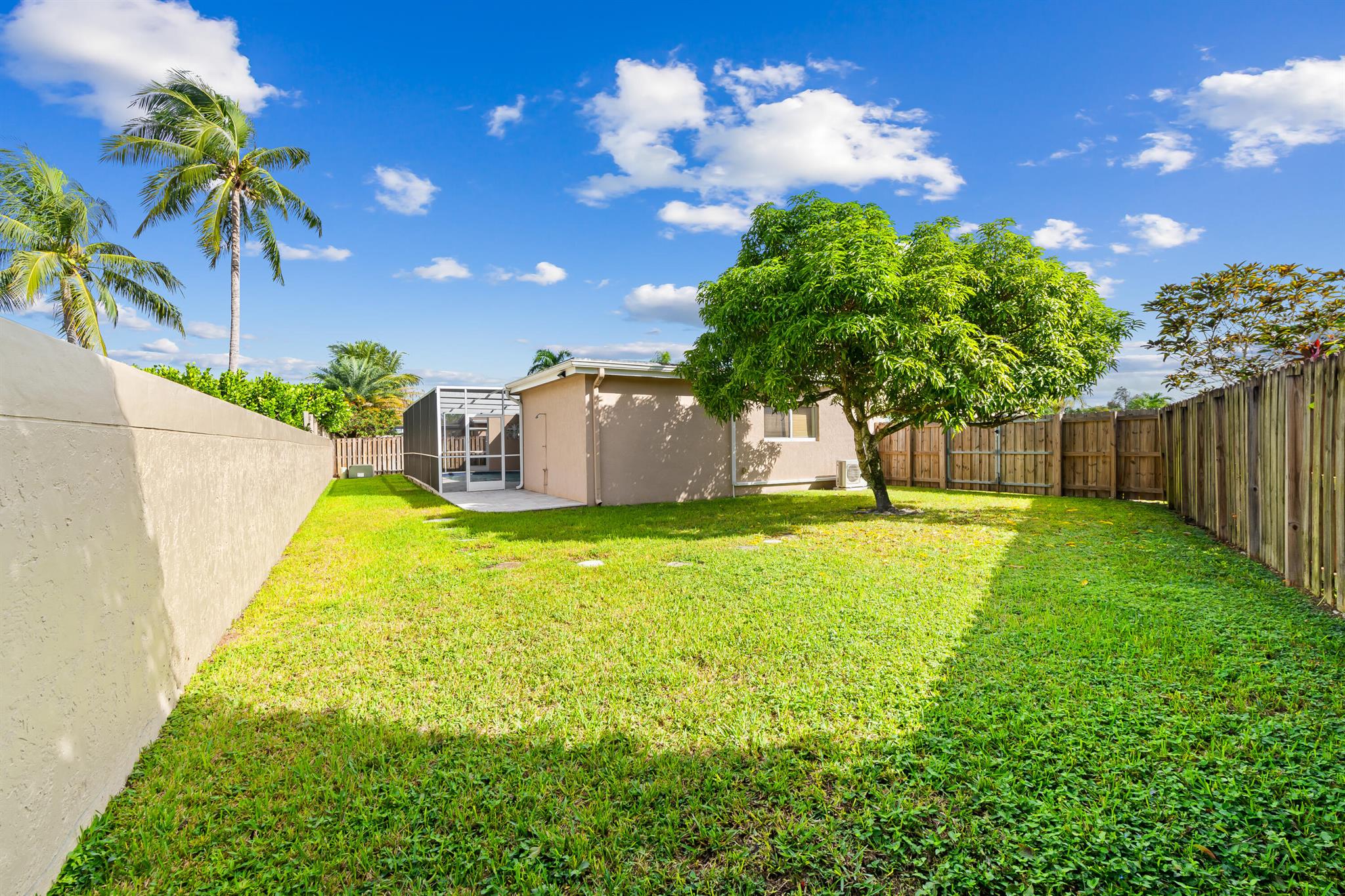 NOB HILL ESTATES 1 SEC - Residential